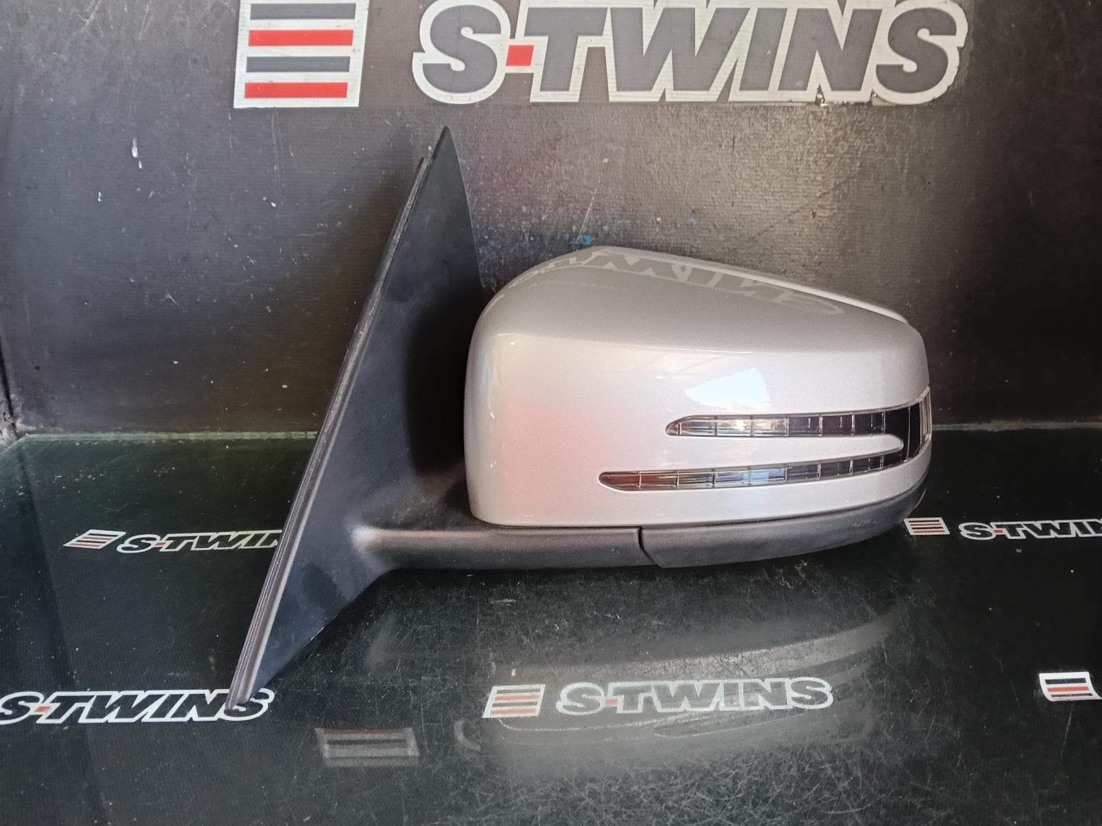 Used auto part listing image: 2010 MERCEDES C CLASS LEFT DOOR MIRROR W204/S204, POWER FOLD, SMALL FLASHER, AUTO DIM, NON MEMORY TYPE, 11/08-02/11 0000423805