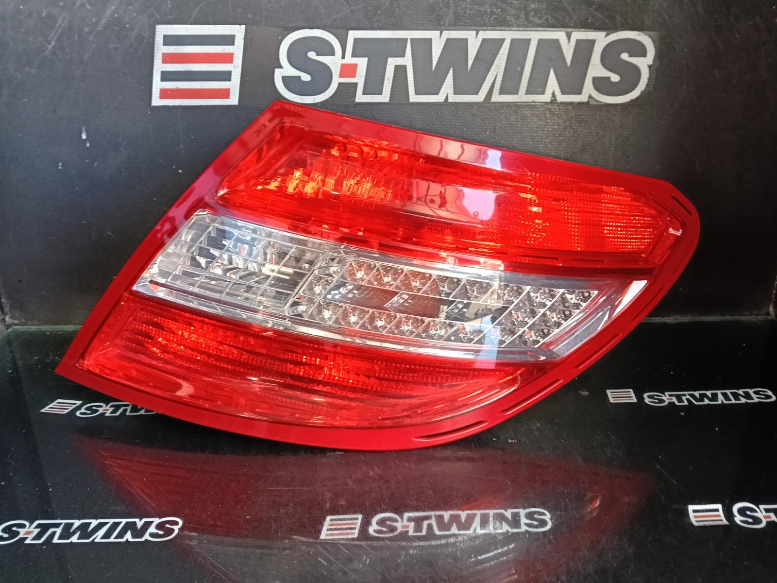 Used auto part listing image: 2010 MERCEDES C CLASS RIGHT TAILLIGHT W204, SEDAN, AVANTGARDE/SPORTS, LED TYPE, 07/07-02/11 0000423806