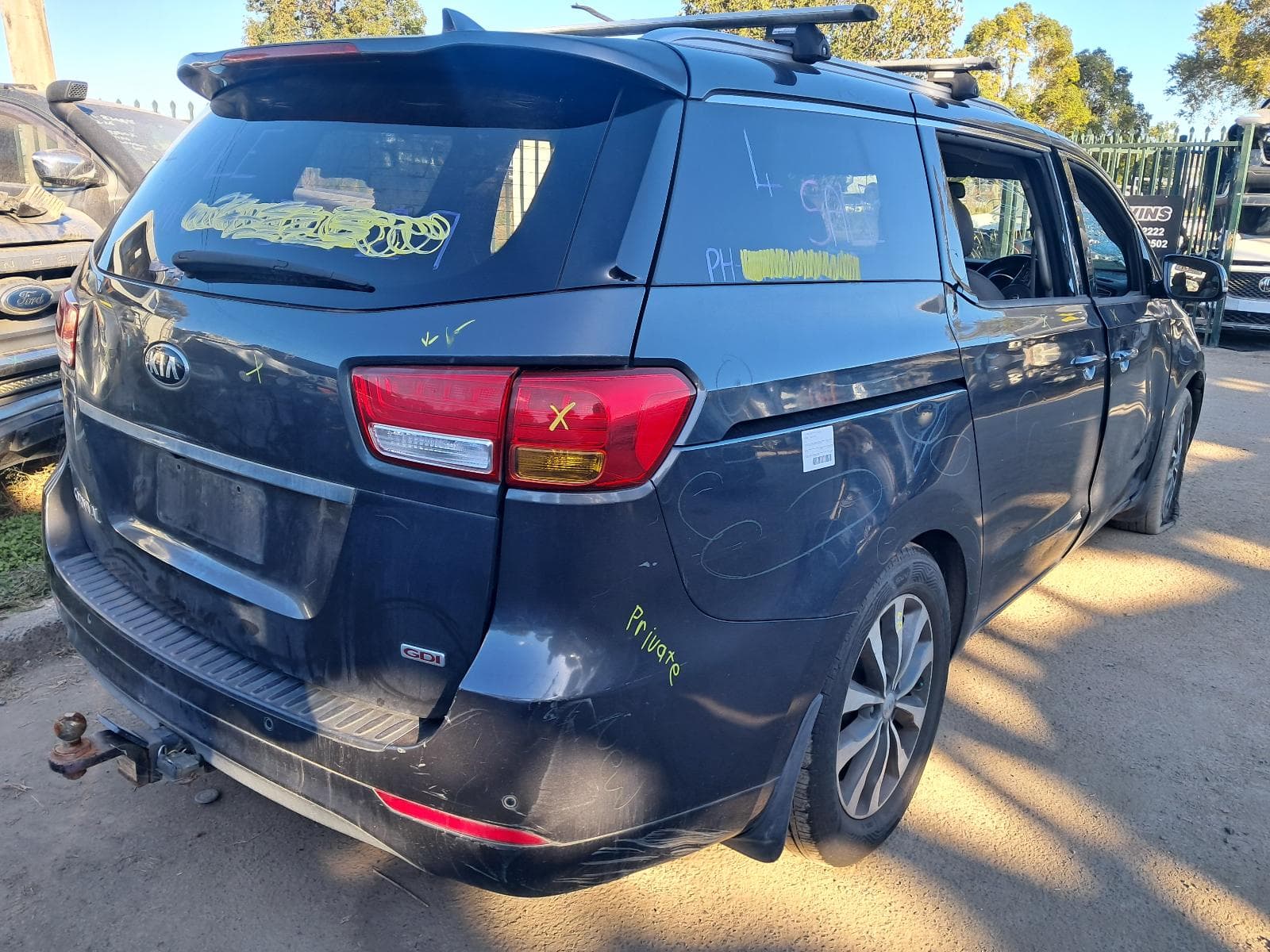 Used auto part listing image: 2017 KIA CARNIVAL/GRAND CARNIVAL SEAT BELT STALK CENTRE REAR 2ND ROW, SEAT BELT ONLY, YP, 12/14-10/20