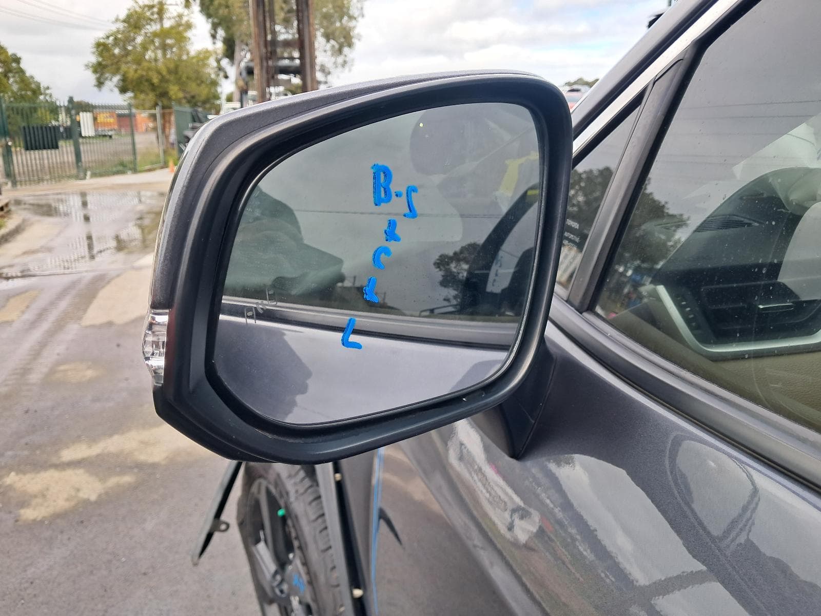 2019 TOYOTA RAV4 10