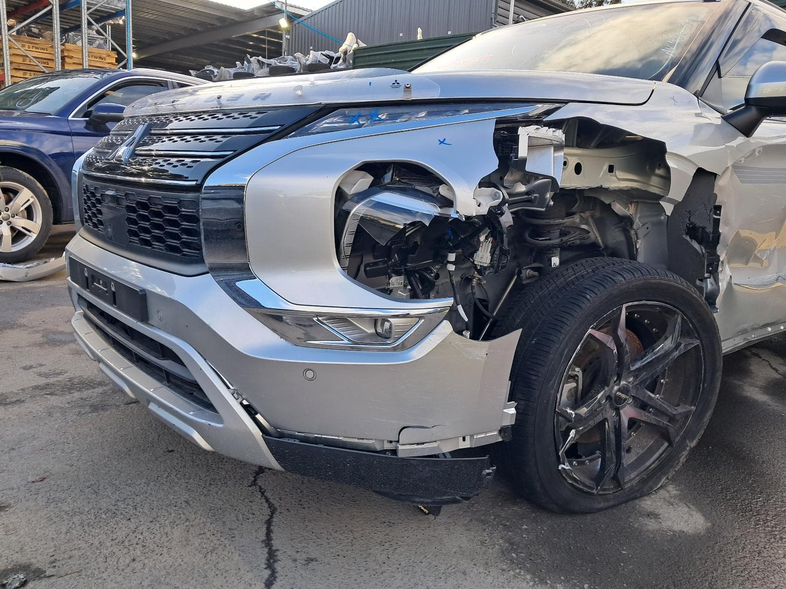2023 MITSUBISHI OUTLANDER 8