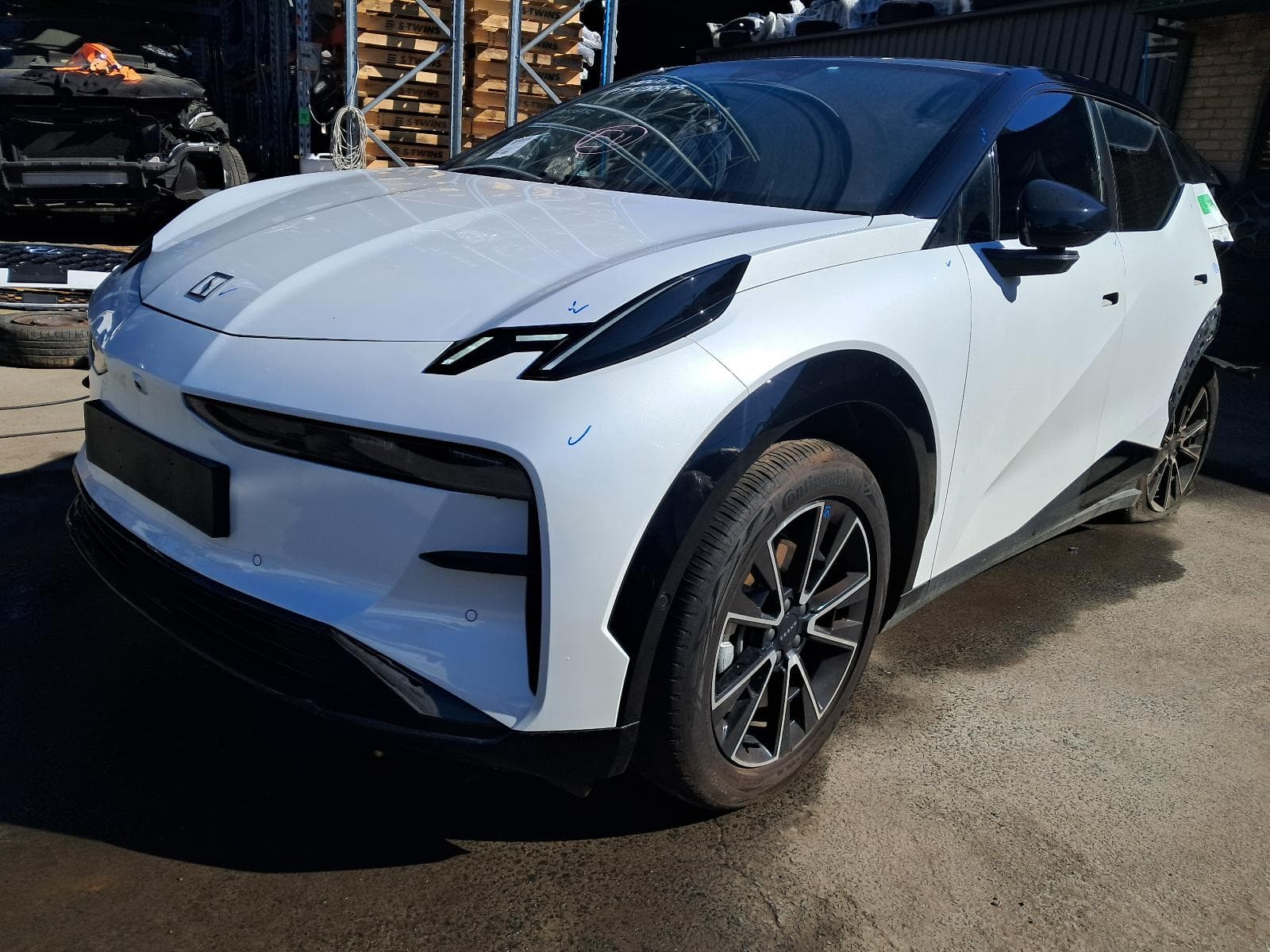 2024 ZEEKR X 6