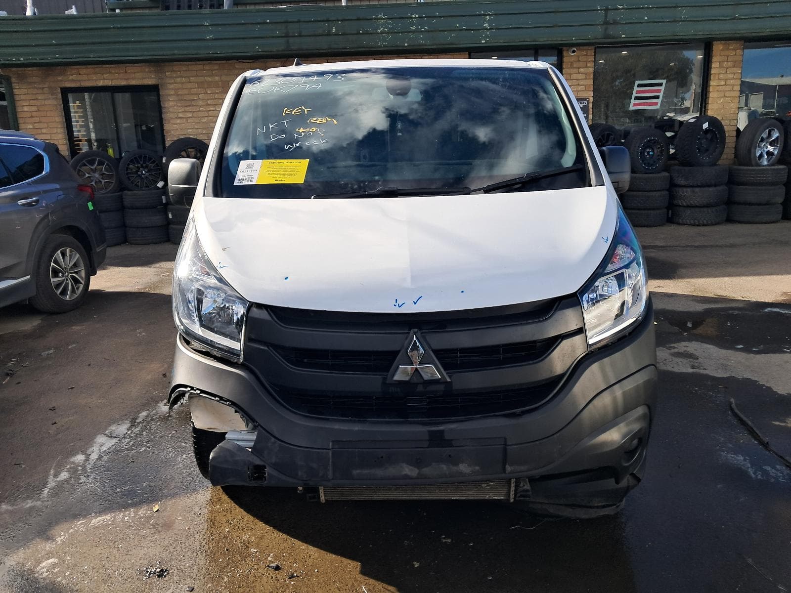 2022 MITSUBISHI EXPRESS 10