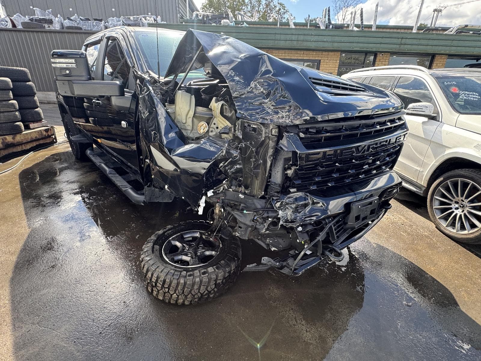 Used auto part listing image: 2022 CHEVROLET SILVERADO RIGHT REAR DOOR SLIDING GMSV RHD 2500, T1, 07/21