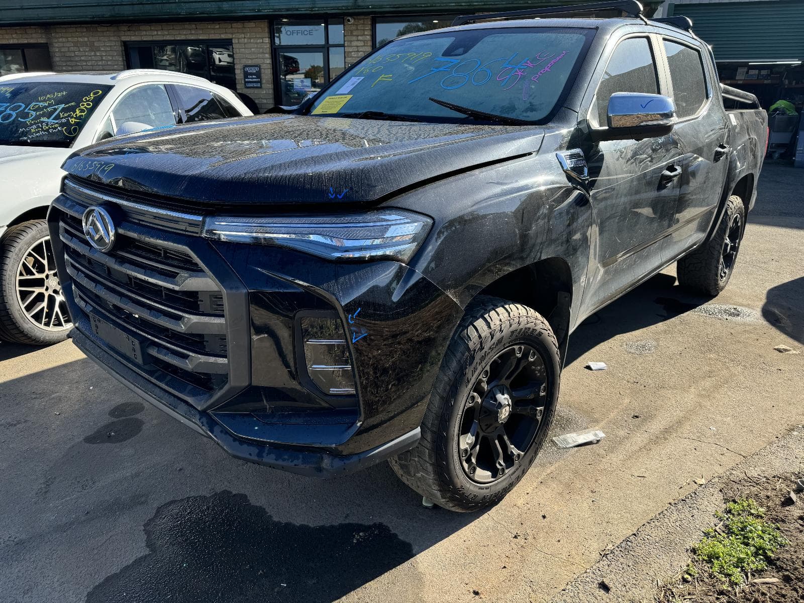 Used auto part listing image: 2022 LDV T60 RIGHT FRONT DOOR WINDOW SK8C, 07/17