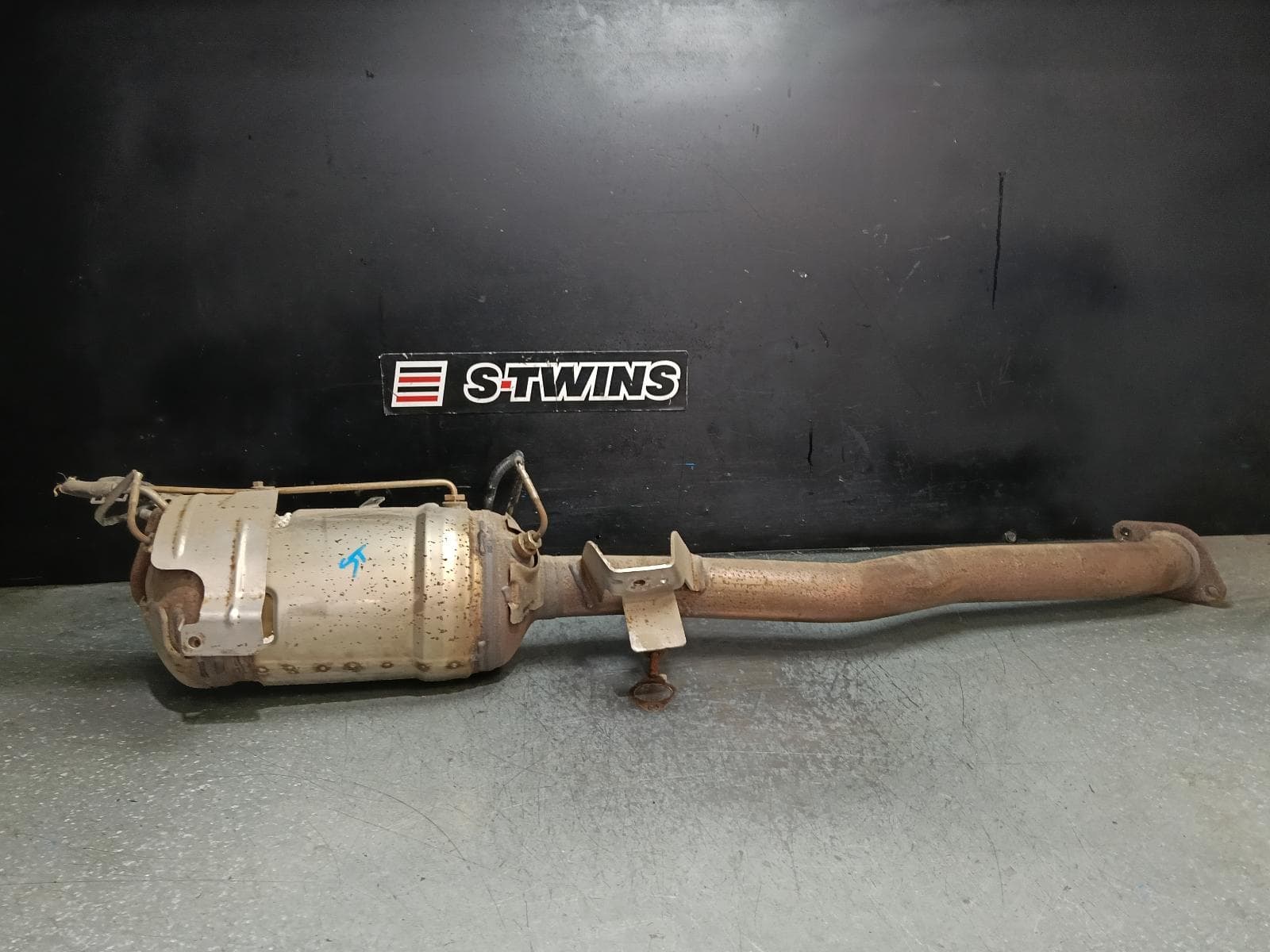 Used auto part listing image: 2023 LDV DELIVER 9 PARTICULATE FILTER DPF REAR BACKPRESSURE VALVE, DIESEL, 2.0, 07/20- 0000420578
