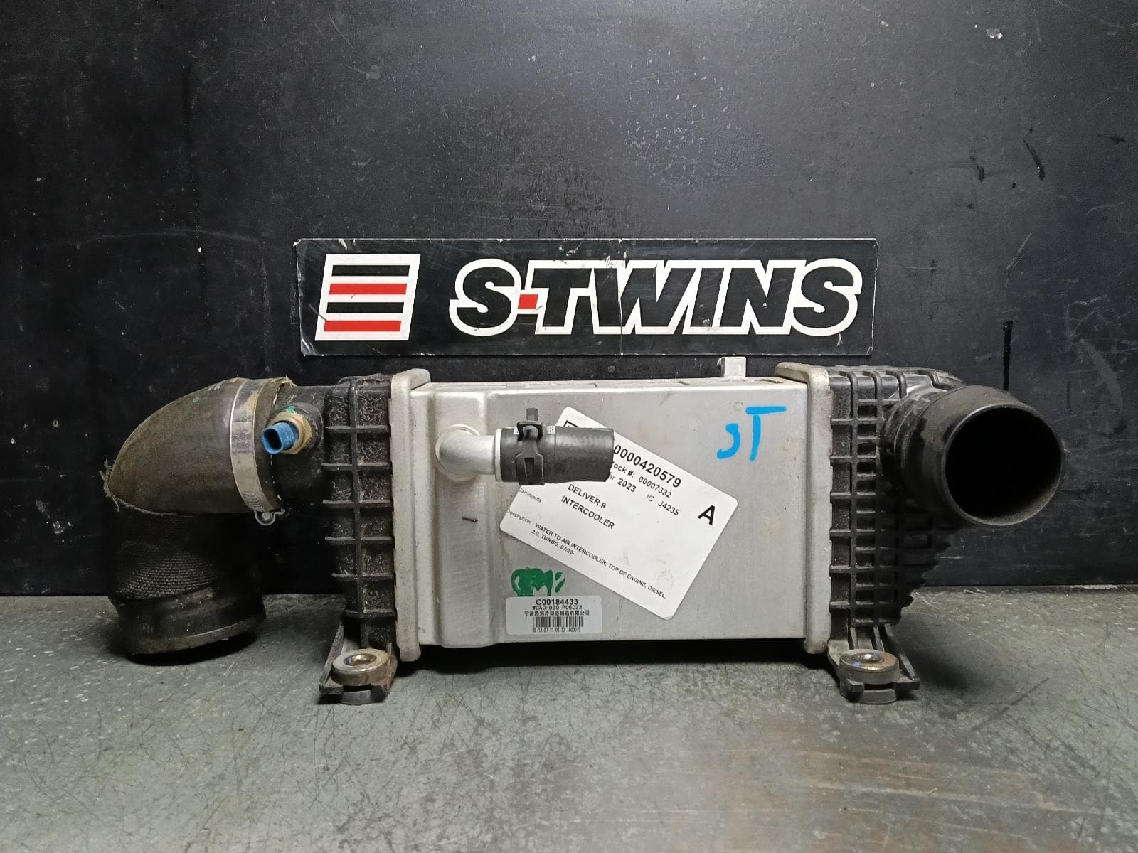 Used auto part listing image: 2023 LDV DELIVER 9 INTERCOOLER WATER TO AIR INTERCOOLER, TOP OF ENGINE, DIESEL, 2.0, TURBO, 07/20- 0000420579