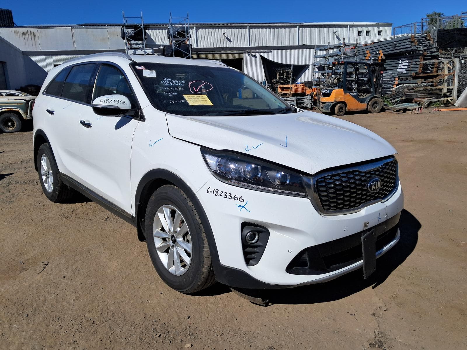 Used auto part listing image: 2018 KIA SORENTO RIGHT FRONT DOOR WINDOW UM, 03/15-02/20