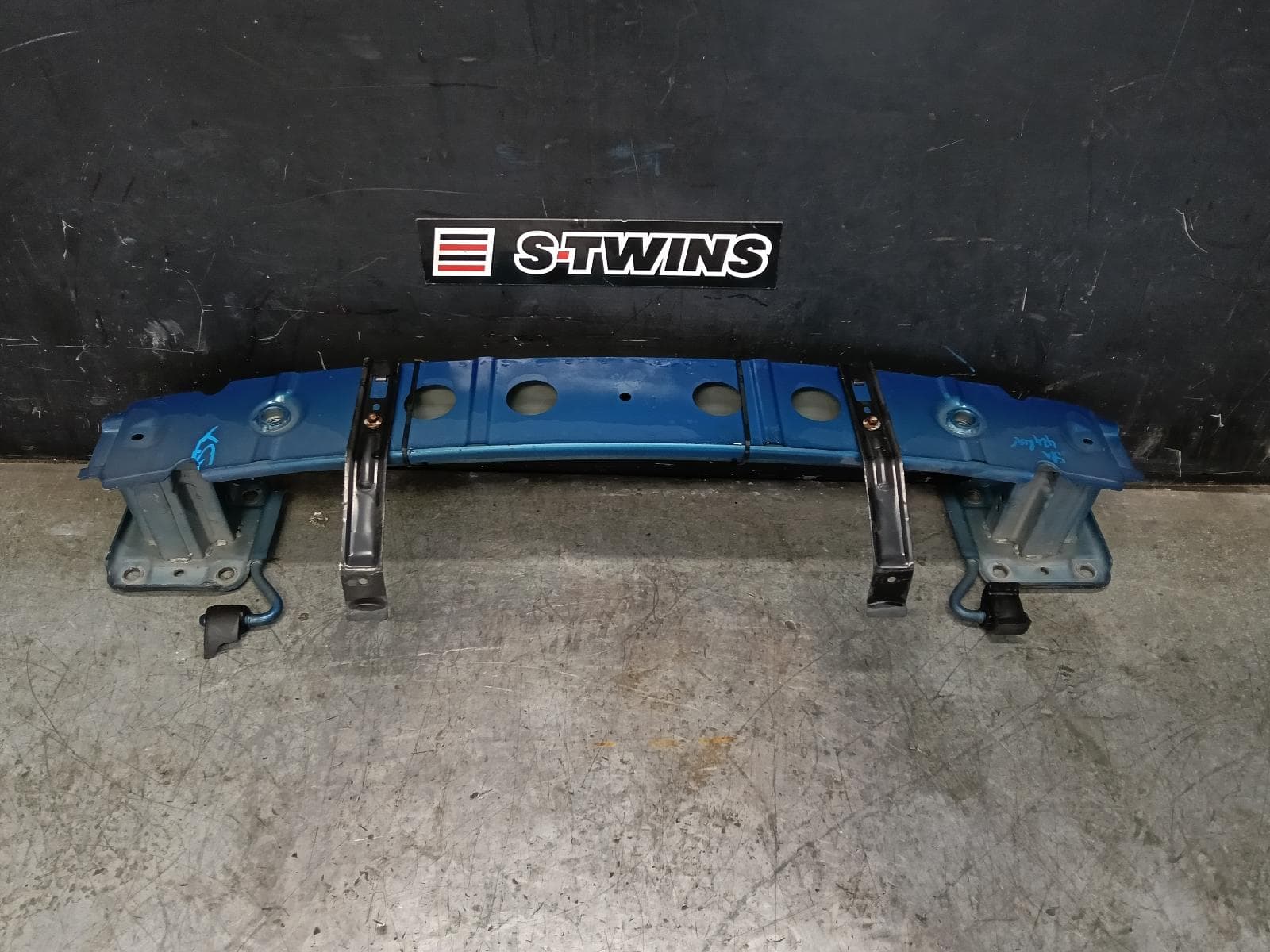 Used auto part listing image: 2013 MAZDA CX5 R BAR BRACKET REINFO KE, MAIN REINFORCEMENT, 02/12-01/17 0000423499