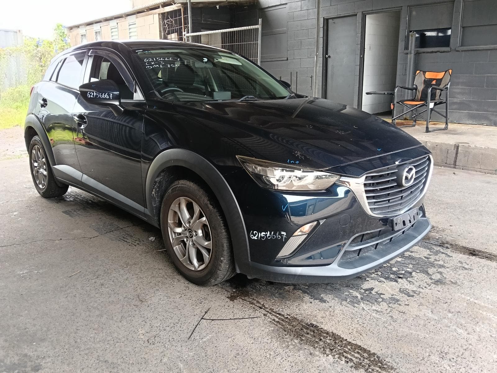 Used auto part listing image: 2017 MAZDA CX3 FRONT SEAT LH FRONT, DK, MAZTEX/CLOTH, sTOURING, BLACK/GREY, 03/15-05/18