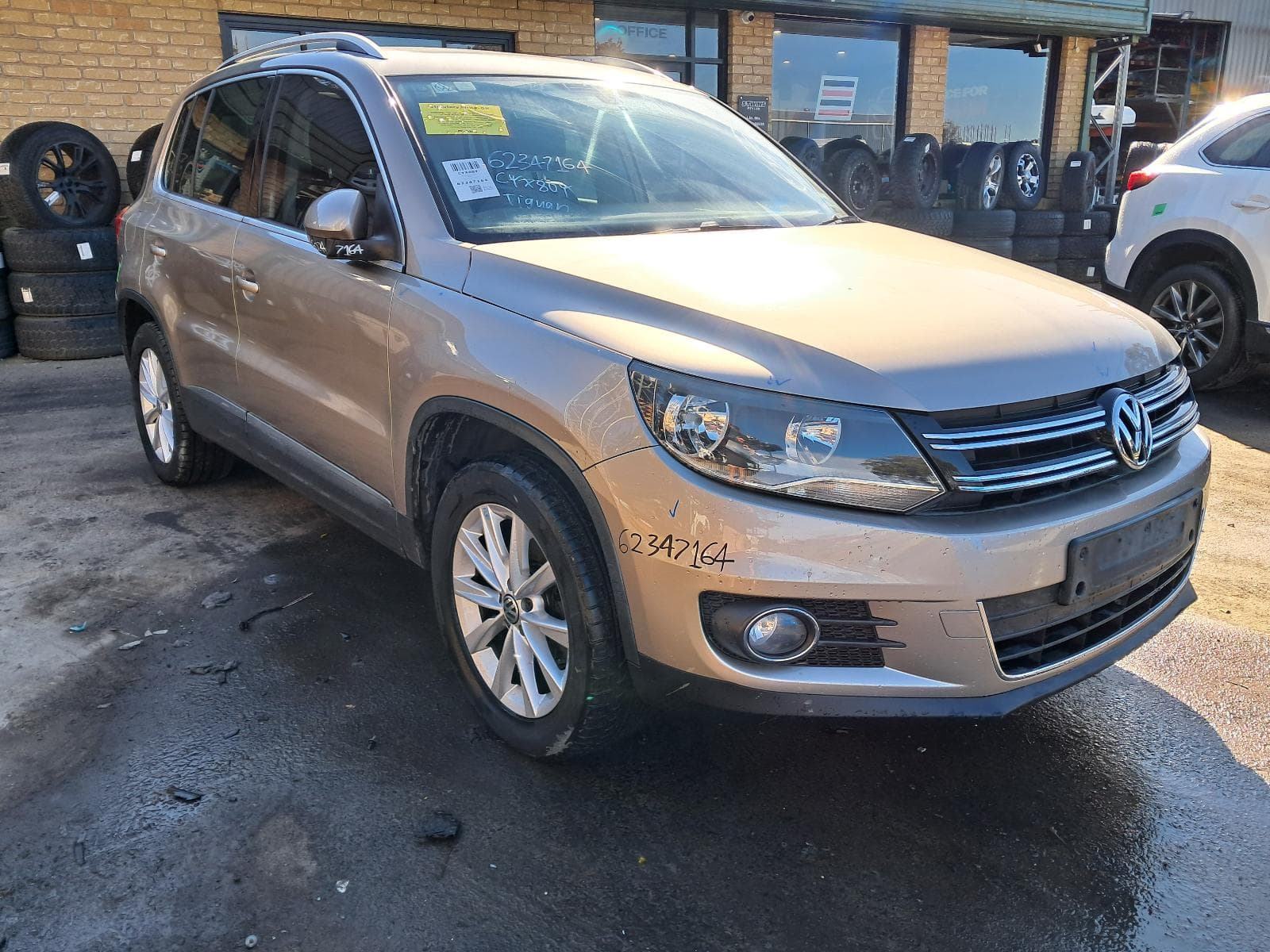 Used auto part listing image: 2015 VOLKSWAGEN TIGUAN ANTENNA 5N, 07/11-08/16