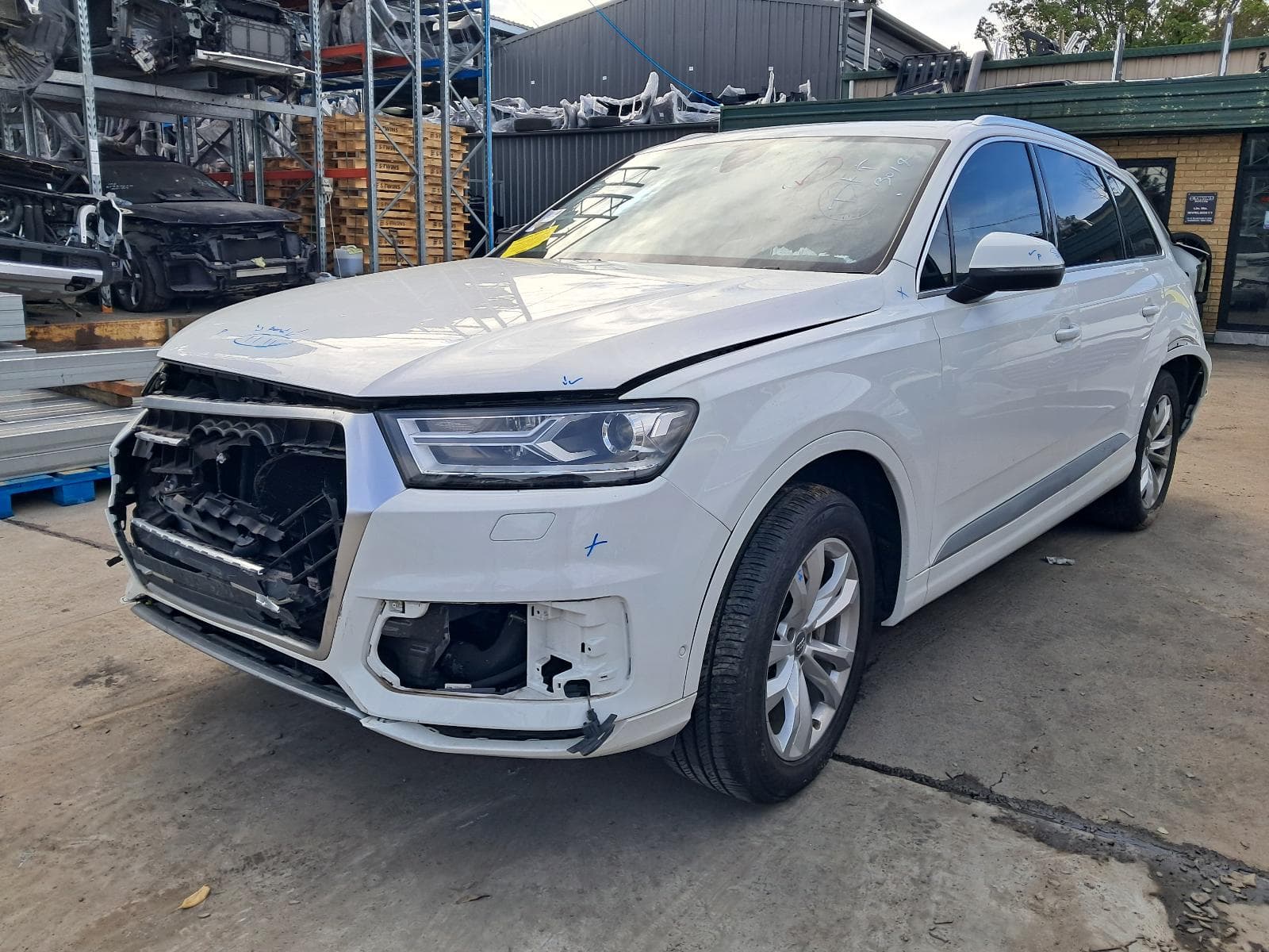 Used auto part listing image: 2017 AUDI Q7 RIGHT DRIVESHAFT FRONT, 3.0, DIESEL, CZZA/CRTC/DHXC/DHXA CODE, 4M, 09/15