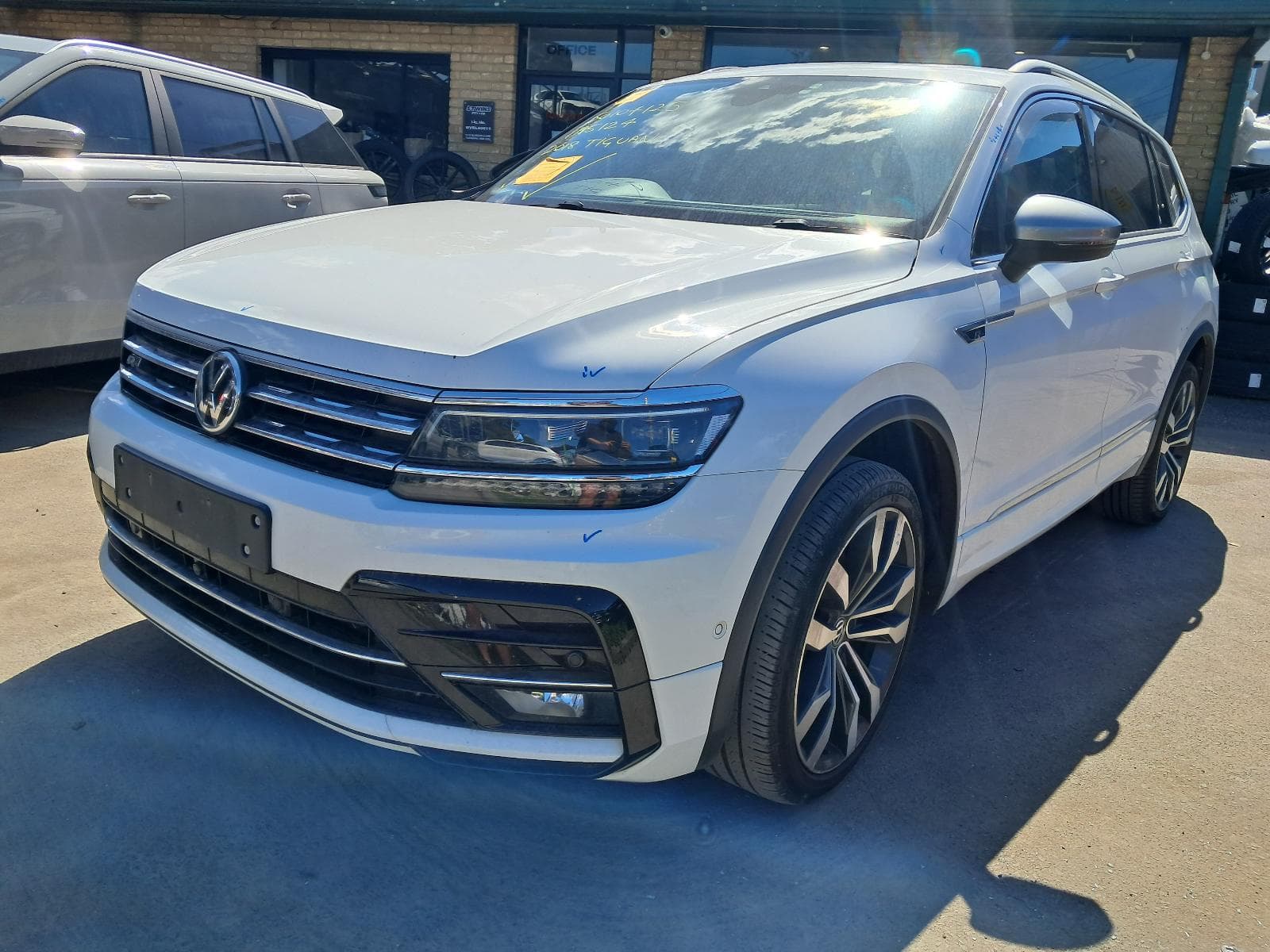 Used auto part listing image: 2018 VOLKSWAGEN TIGUAN STEERING COLUMN 5NA, 06/16-02/24