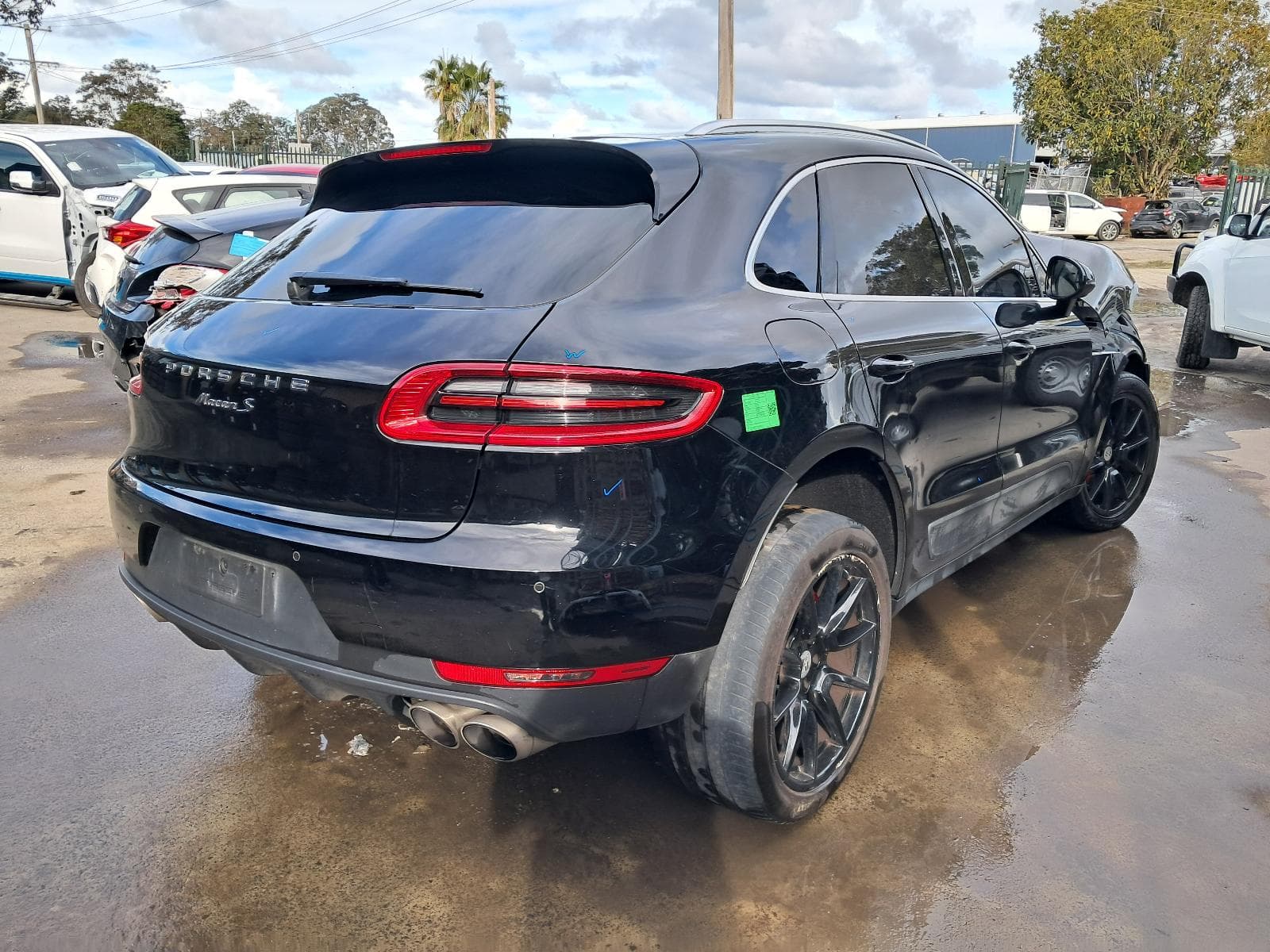 Used auto part listing image: 2014 PORSCHE MACAN RIGHT DRIVESHAFT REAR, PETROL, 95B, 06/14