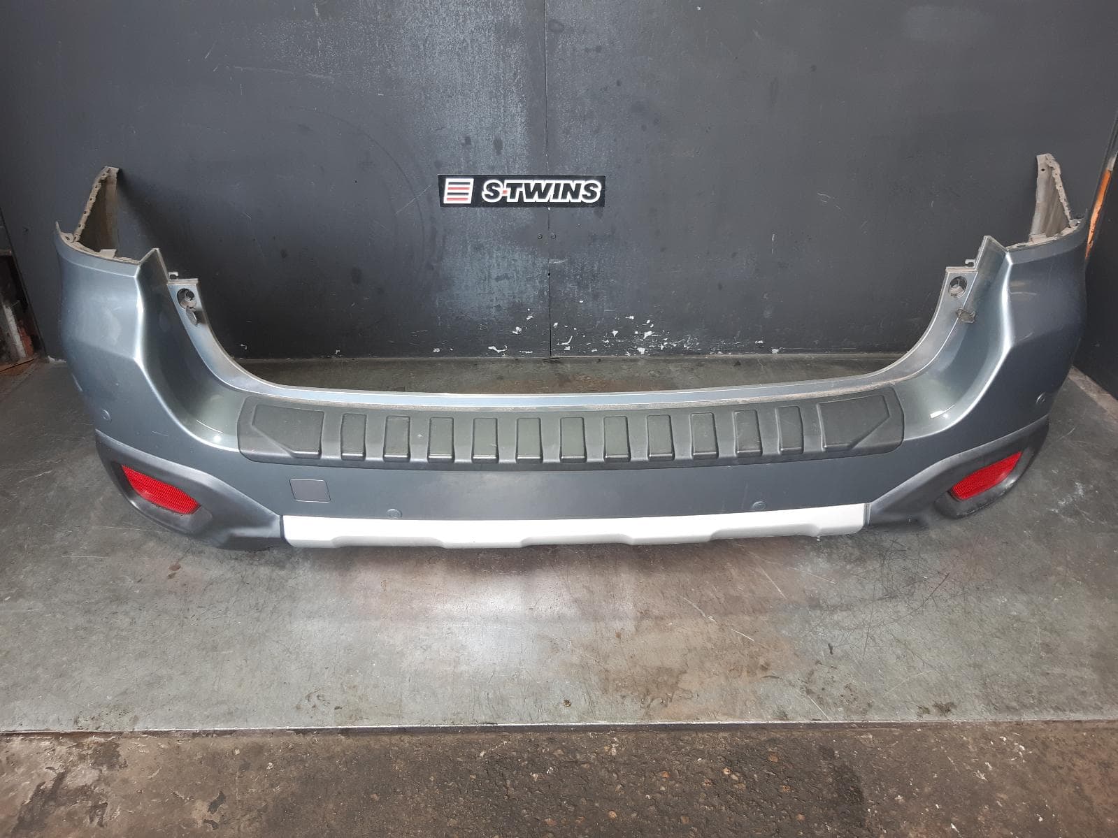 Used auto part listing image: 2015 SUBARU OUTBACK REAR BUMPER 6TH GEN, W/ PARK SENSOR TYPE, 08/14-12/20 0000377155