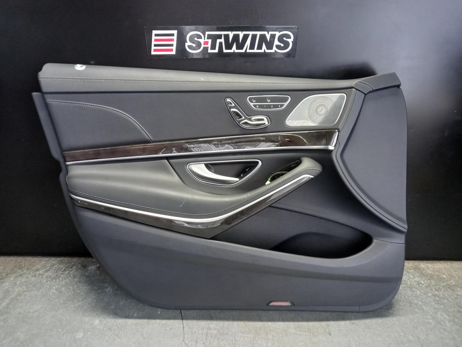 Used auto part listing image: 2013 MERCEDES S CLASS DOOR TRIM W222, 11/13-11/20 0000257574