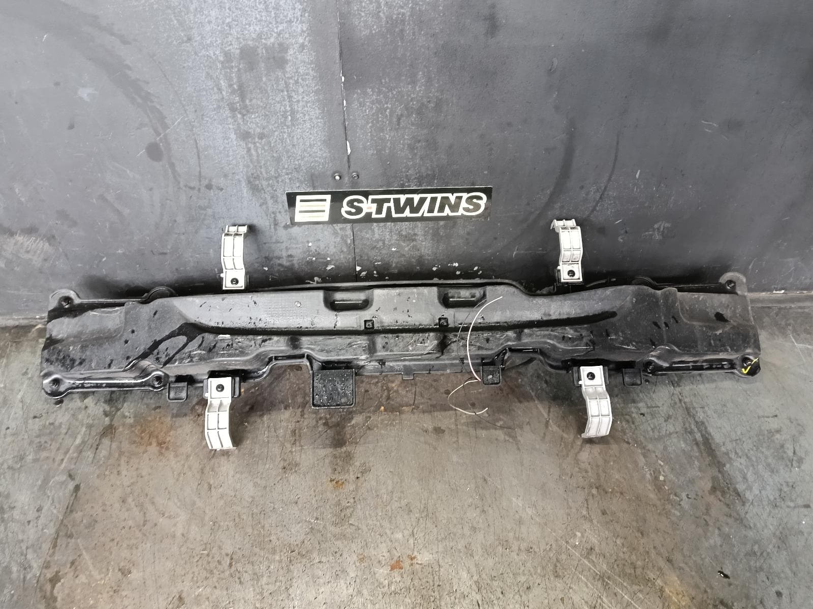 Used auto part listing image: 2017 HYUNDAI ACCENT R BAR BRACKET REINFO MAIN REINFORCEMENT, RB, HATCH, 05/11-12/19 0000391028