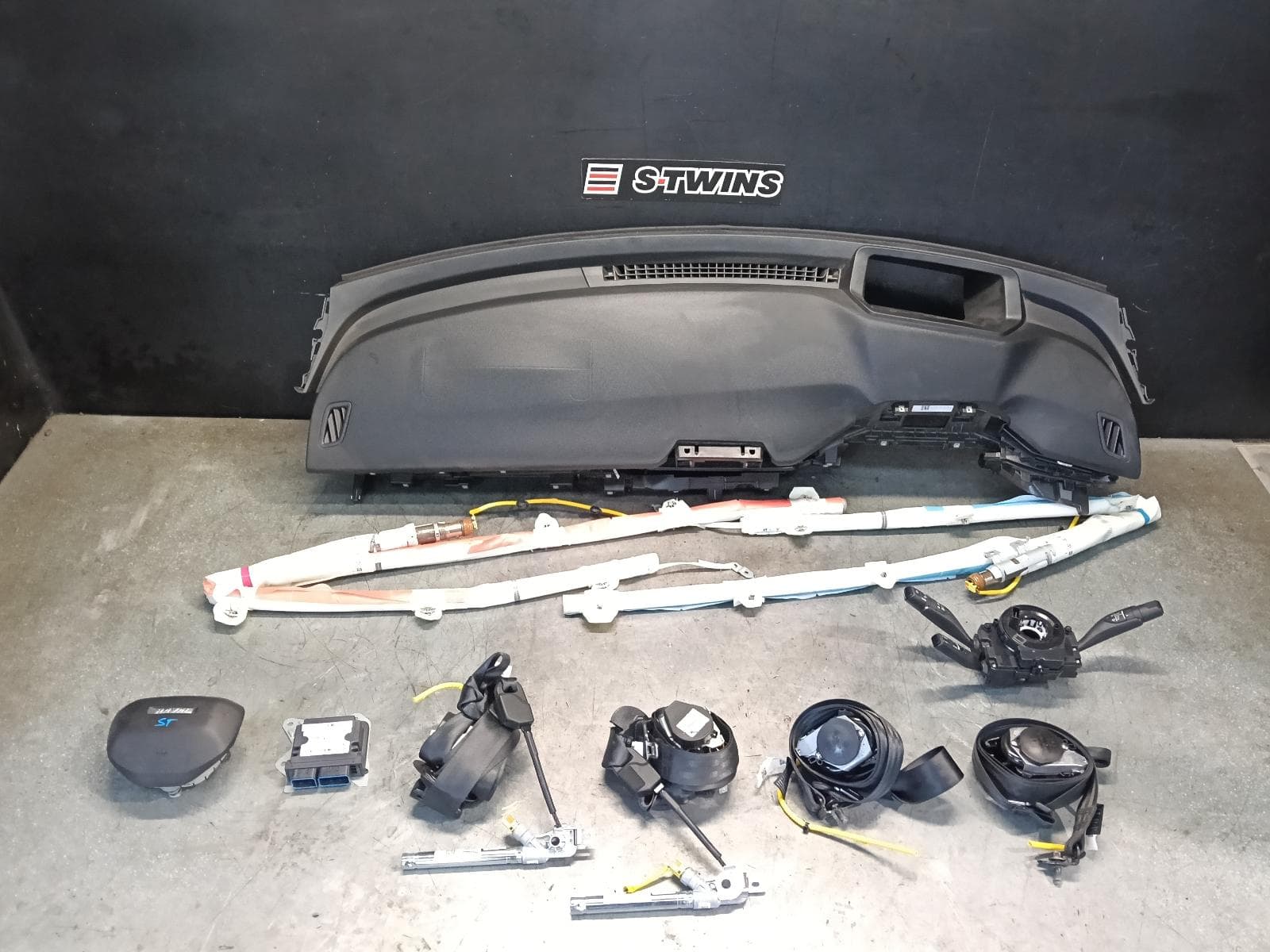 Used auto part listing image: 2023 HAVAL H6 AIRBAG ASSEMBLY B01, DUAL AIRBAG ASSY, 02/21- 0000414943