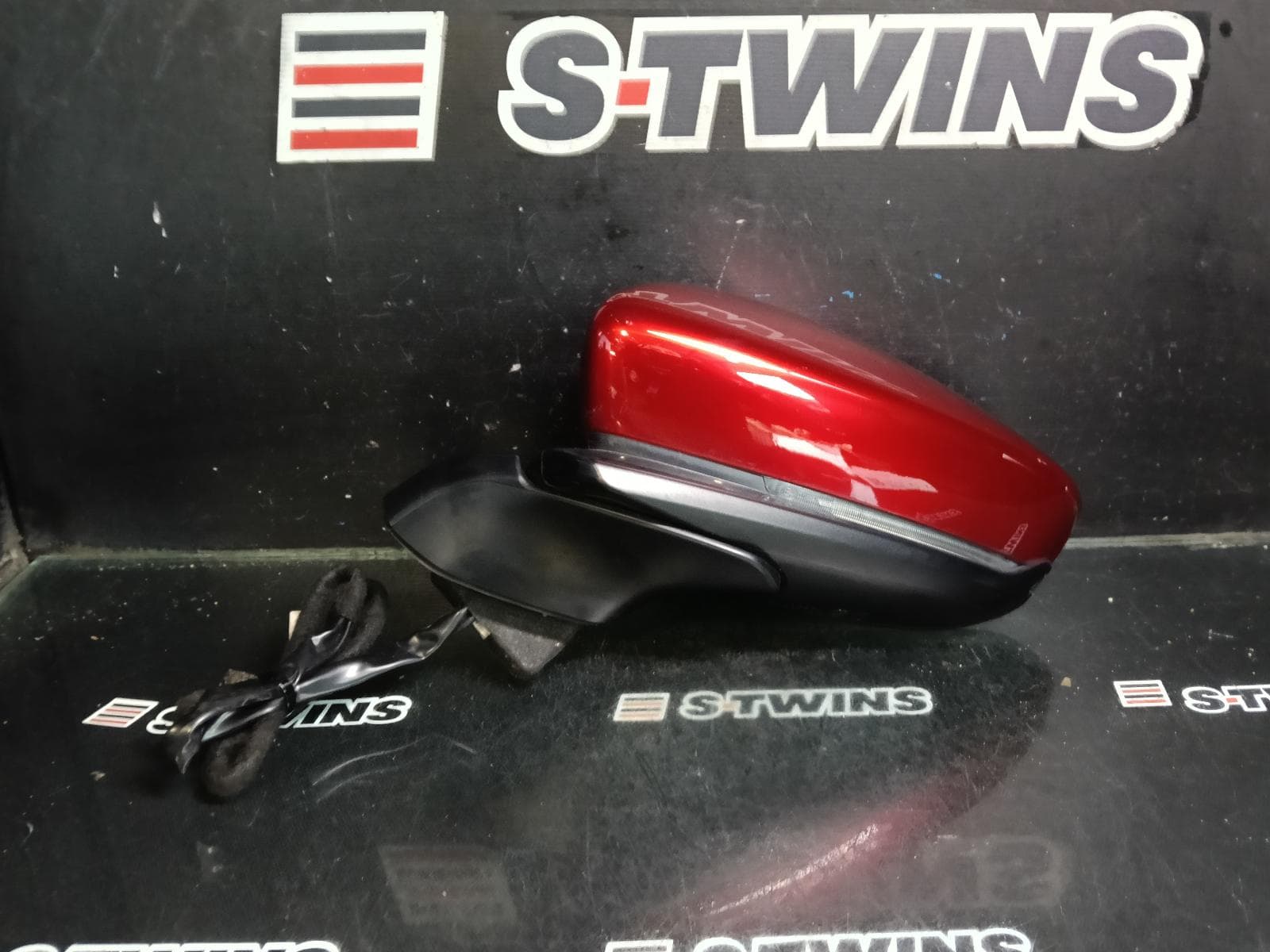 Used auto part listing image: 2019 MAZDA 3 LEFT DOOR MIRROR BP, W/ AUTO POWER FOLD, NON AUTO DIM, NON HEATED, NON CAMERA TYPE, SEDAN, PURE/EVOLVE/TOURING/GSX/SP20/GTX, 03/19- 0000418146