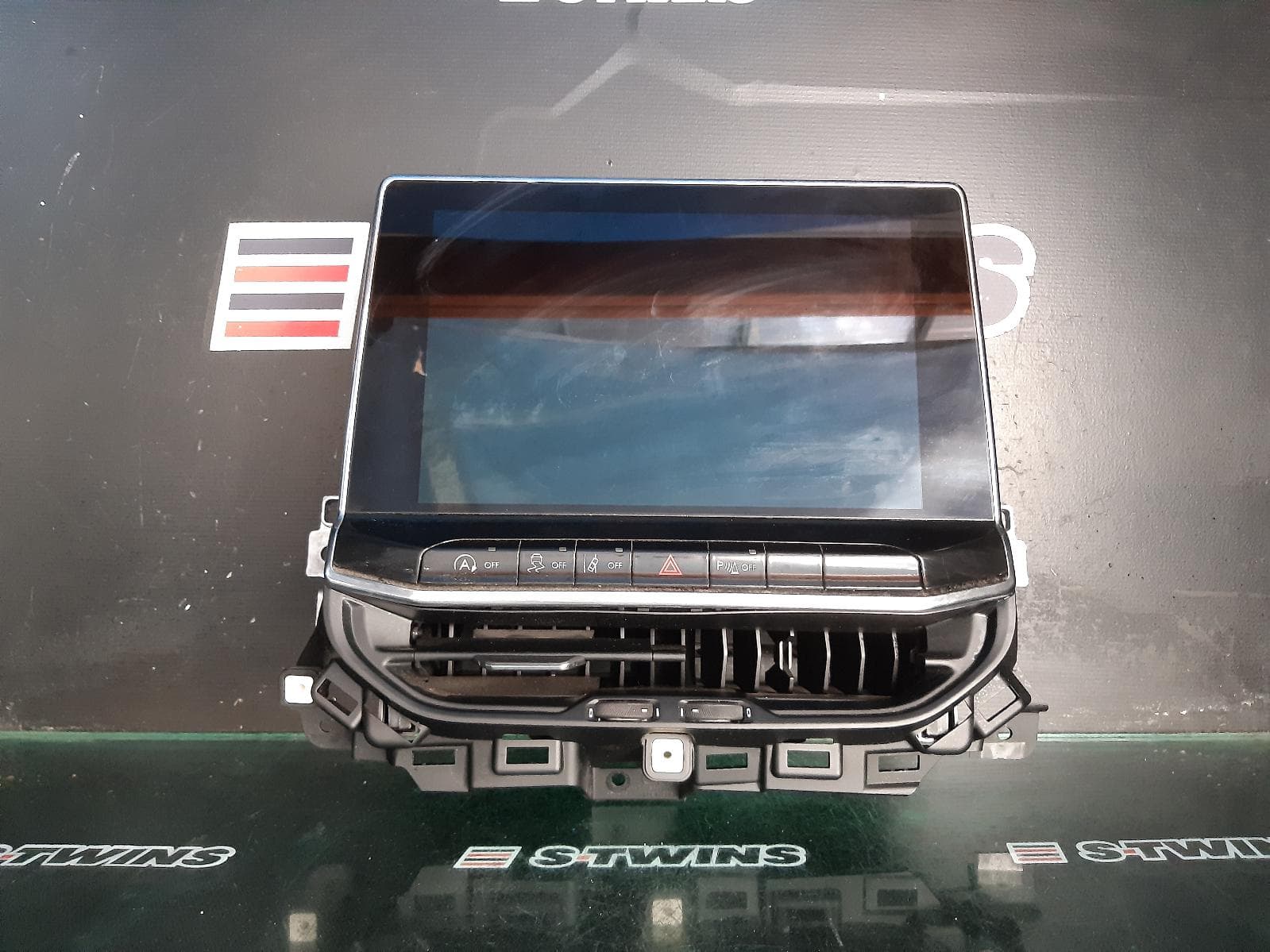 Used auto part listing image: 2021 JEEP COMPASS DISPLAY UNIT, 10.1IN, SAT NAV TYPE, W/ AUTO STOP TYPE, M6, 04/21- 0000287838