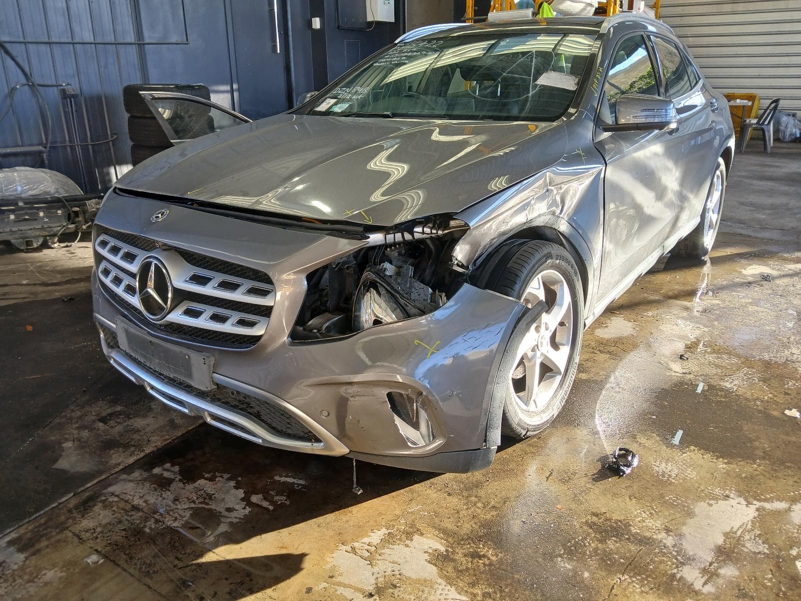 Used auto part listing image: 2018 MERCEDES GLA CLASS BONNET HINGE STRUT X156, HINGES (PAIR), 04/14-01/20