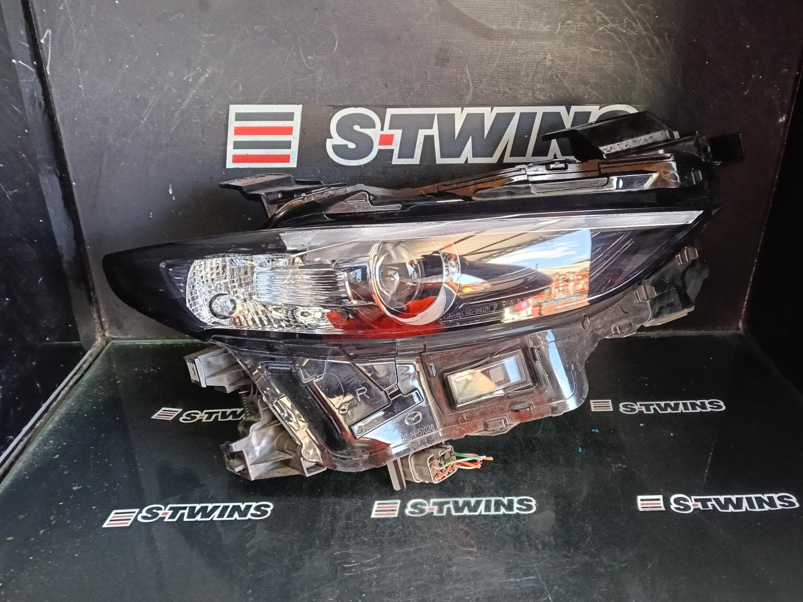 Used auto part listing image: 2024 MAZDA 3 RIGHT HEADLAMP BP, W/ LED, NON ADAPTIVE TYPE, SEDAN/HATCH, 03/19