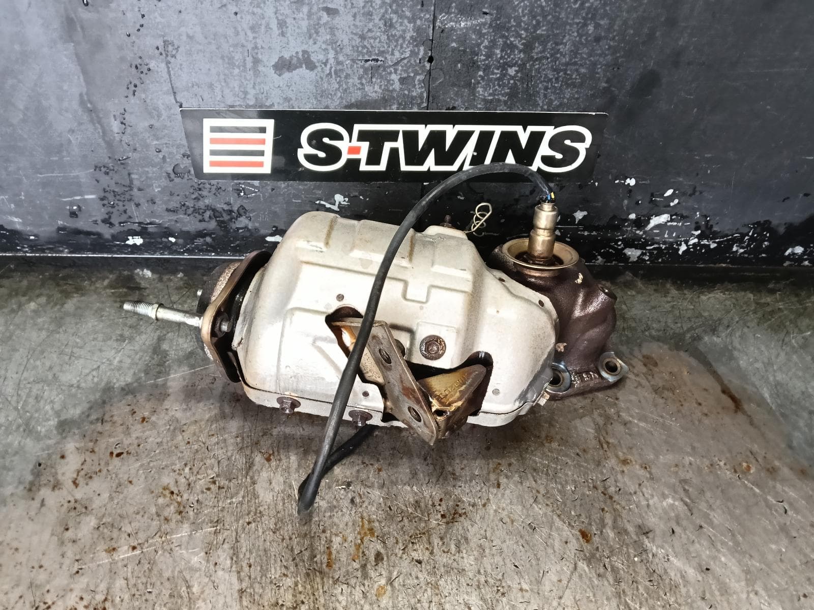 Used auto part listing image: 2010 MAZDA CX7 CATALYTIC CONVERTER DOWNPIPE-CAT TYPE, 2.3, PETROL, ER, 11/06-02/12 0000382192