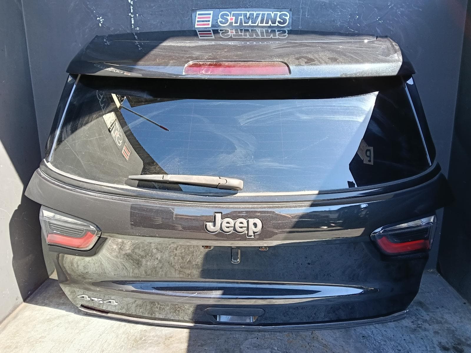 Used auto part listing image: 2021 JEEP COMPASS BOOTLID TAILGATE M6, TAILGATE, 10/17