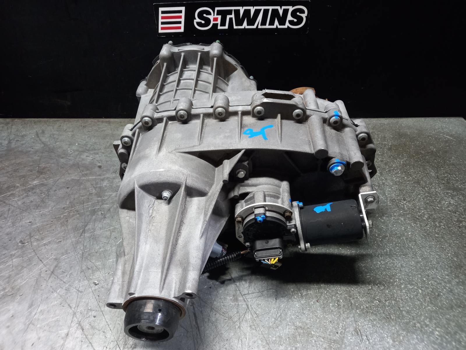 Used auto part listing image: 2015 HOLDEN COLORADO TRANSFER CASE MANUAL, DIESEL, 2.8, APR, TURBO, 6 SPEED, RG, 10/13-12/20 0000399804