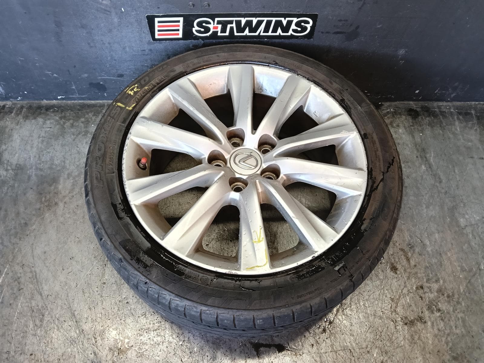 Used auto part listing image: 2016 LEXUS IS SERIES WHEEL MAG FACTORY, 17X7.5IN, 10 SPOKE, XE30, LUXURY, 04/13-09/16