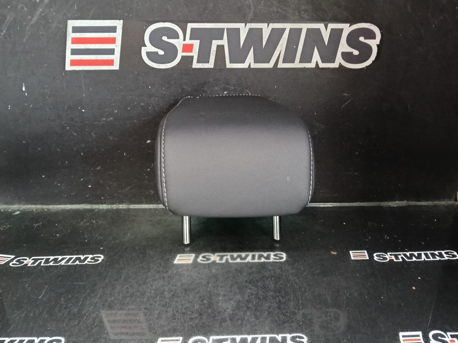 Used auto part listing image: 2016 LEXUS IS SERIES HEADREST XE30, 07/13- 11/25