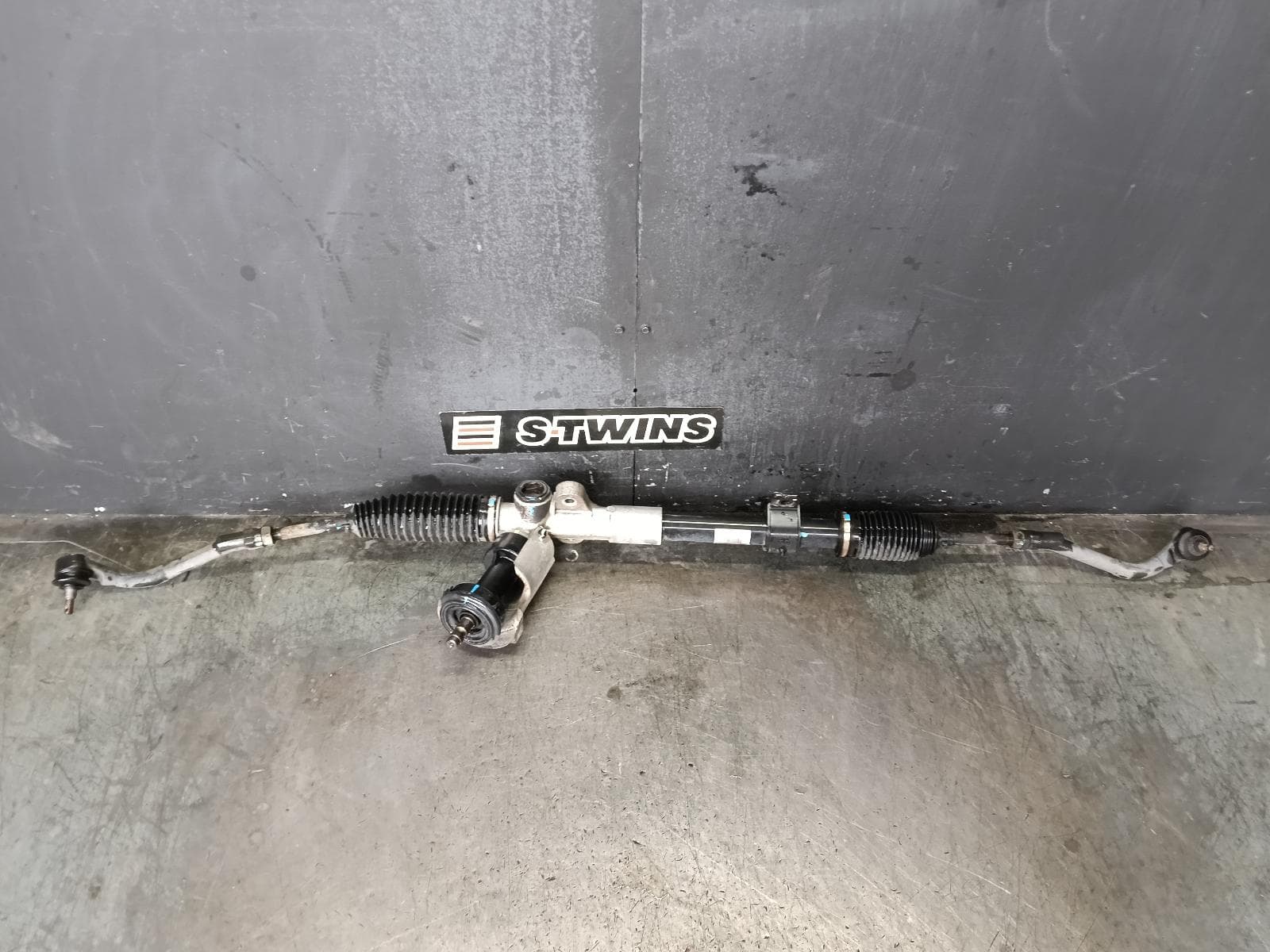 Used auto part listing image: 2014 KIA RONDO STEERING BOX RACK RP, 06/13-12/18