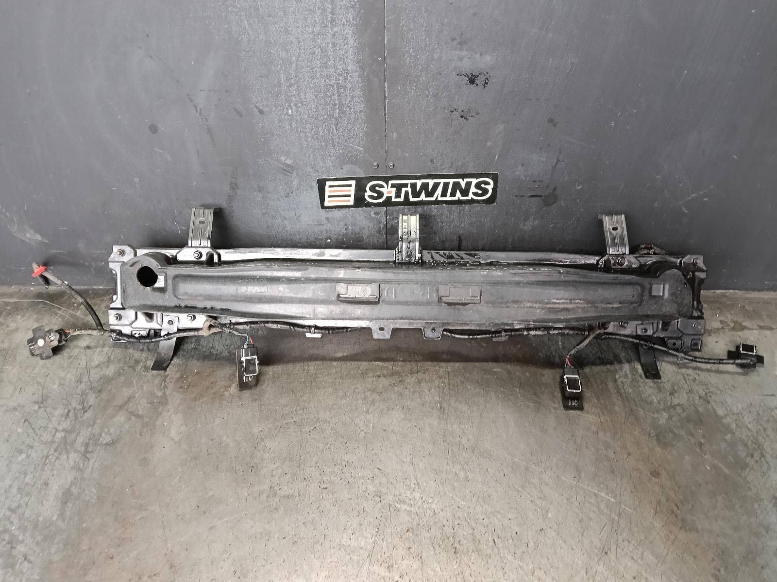 Used auto part listing image: 2014 KIA RONDO R BAR BRACKET REINFO MAIN REINFORCEMENT, RP, 06/13-12/18
