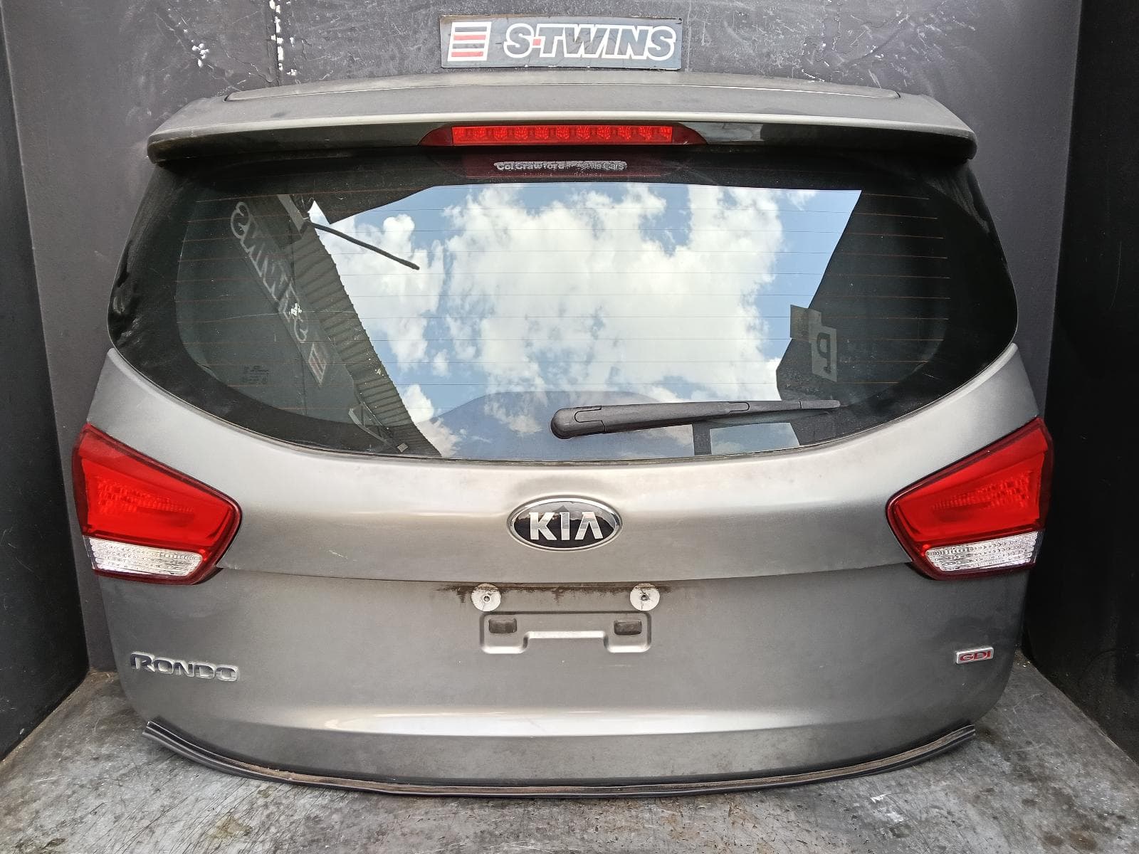 Used auto part listing image: 2014 KIA RONDO BOOTLID TAILGATE TAILGATE, RP, 06/13-12/18