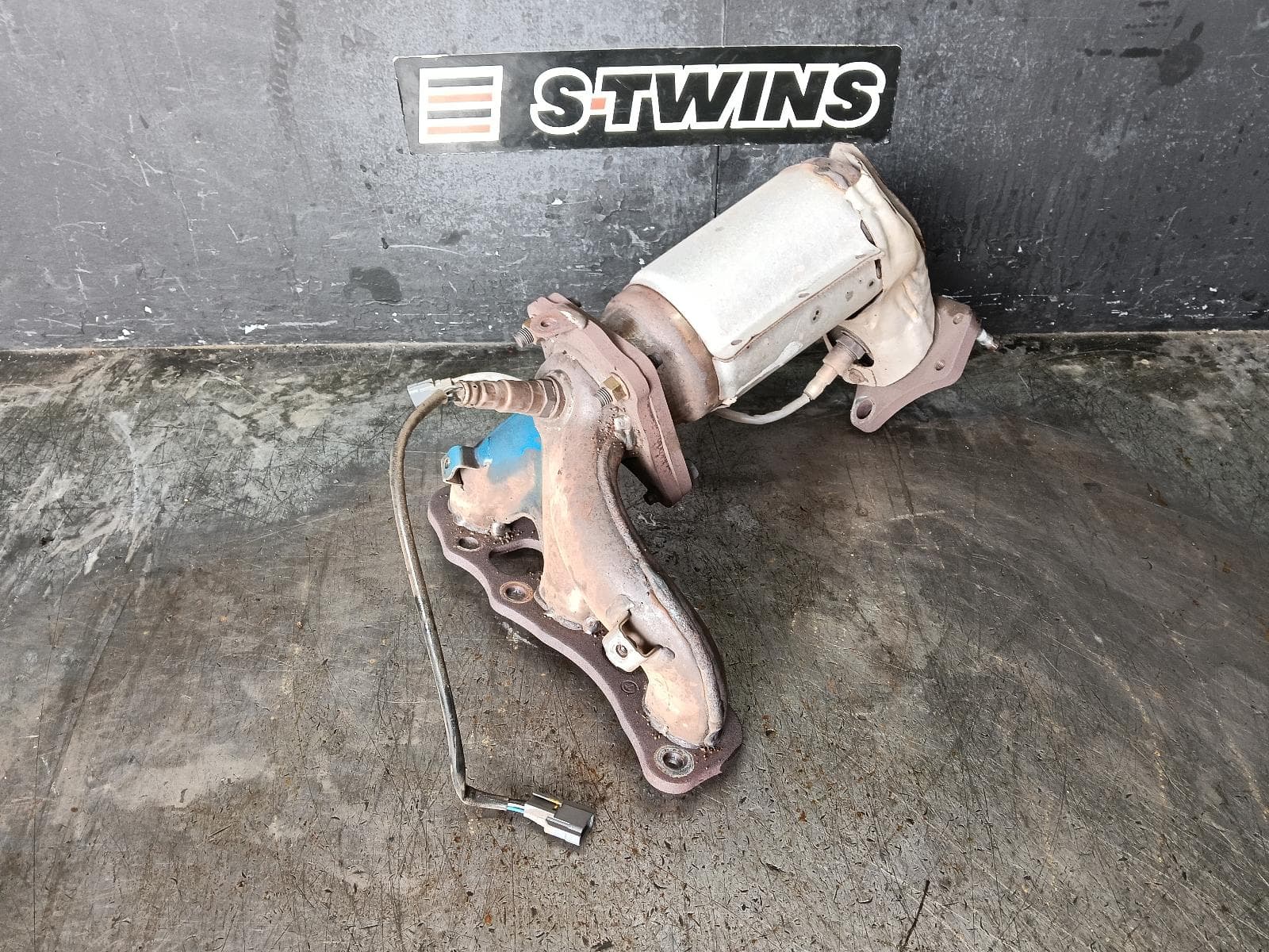 Used auto part listing image: 2018 NISSAN PATHFINDER CATALYTIC CONVERTER BOLT ON-CAT TYPE (TO MANIFOLD), 3.5, PETROL, REAR (RH SIDE), R52, 06/13-04/21