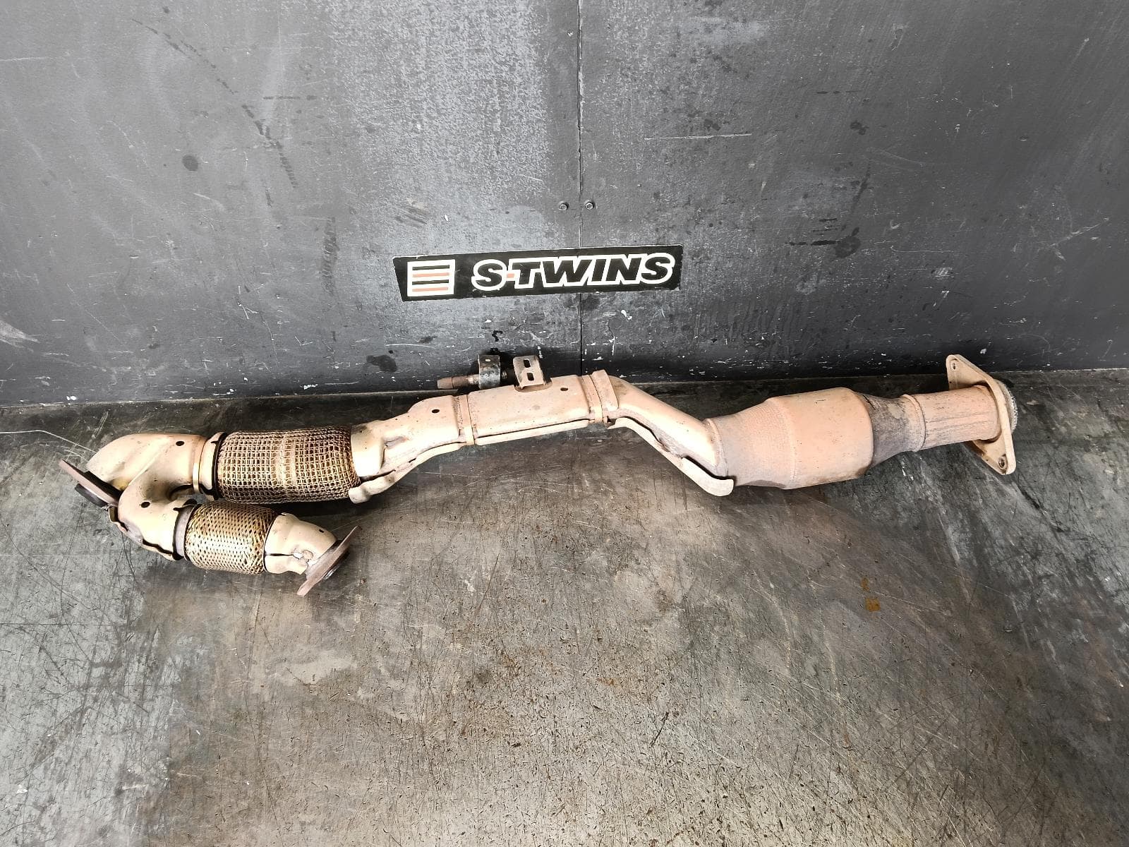 Used auto part listing image: 2018 NISSAN PATHFINDER CATALYTIC CONVERTER UNDER CAR-CAT TYPE, 3.5, PETROL, R52, 06/13-04/21