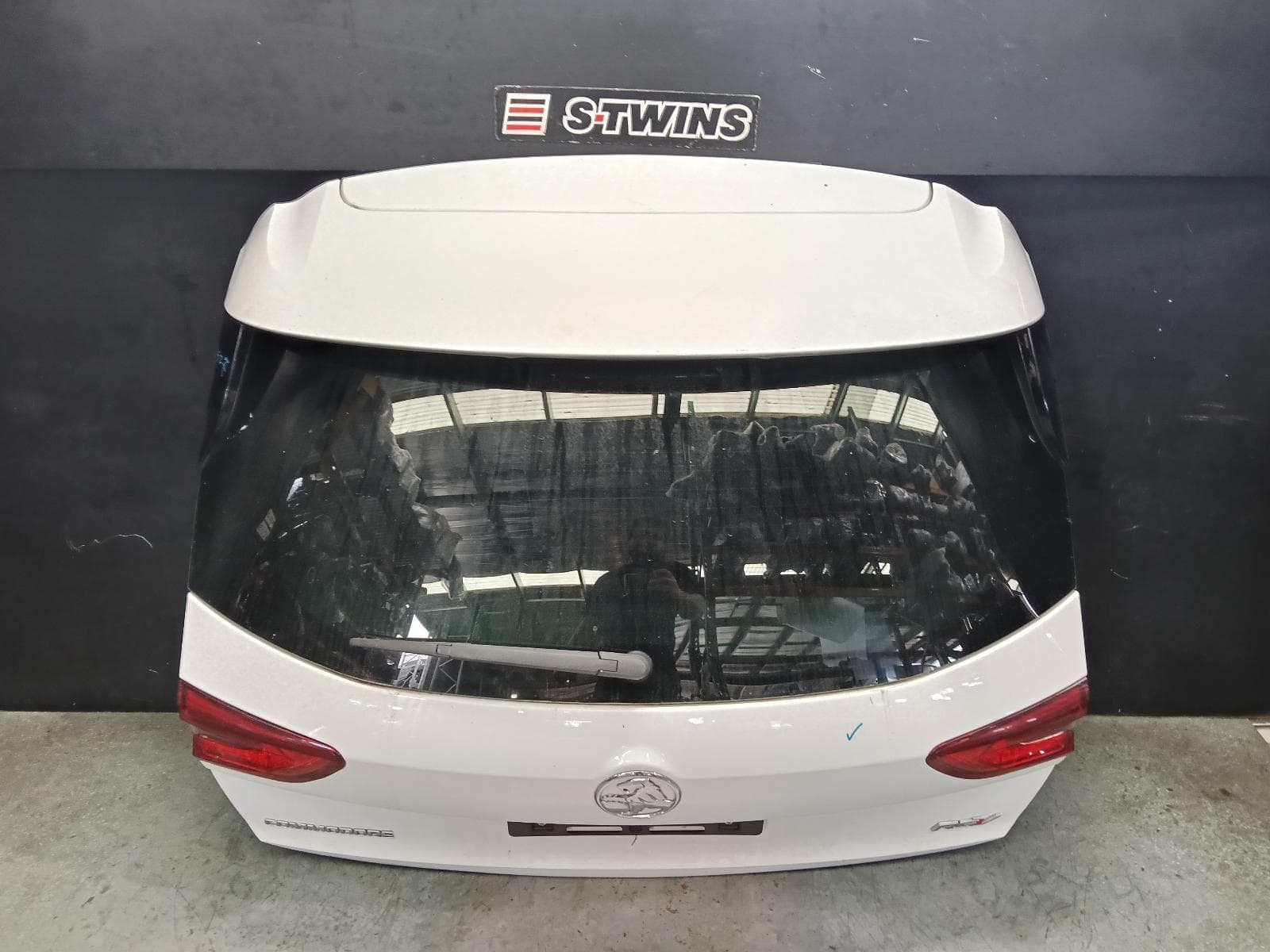 Used auto part listing image: 2018 HOLDEN COMMODORE BOOTLID TAILGATE TAILGATE, ZB, WAGON, POWER OPERATED TYPE, 10/17-12/20