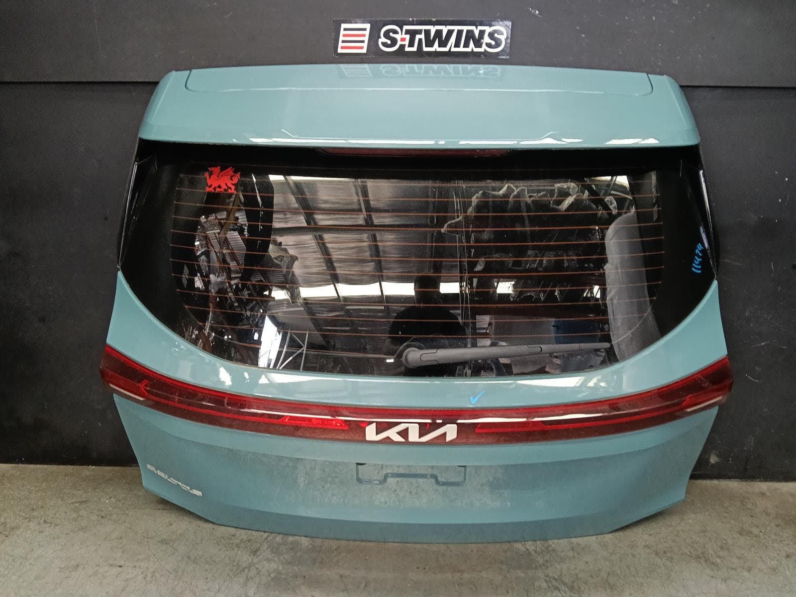 Used auto part listing image: 2024 KIA SELTOS BOOTLID TAILGATE TAILGATE, NON POWER TYPE, SP2, 08/22