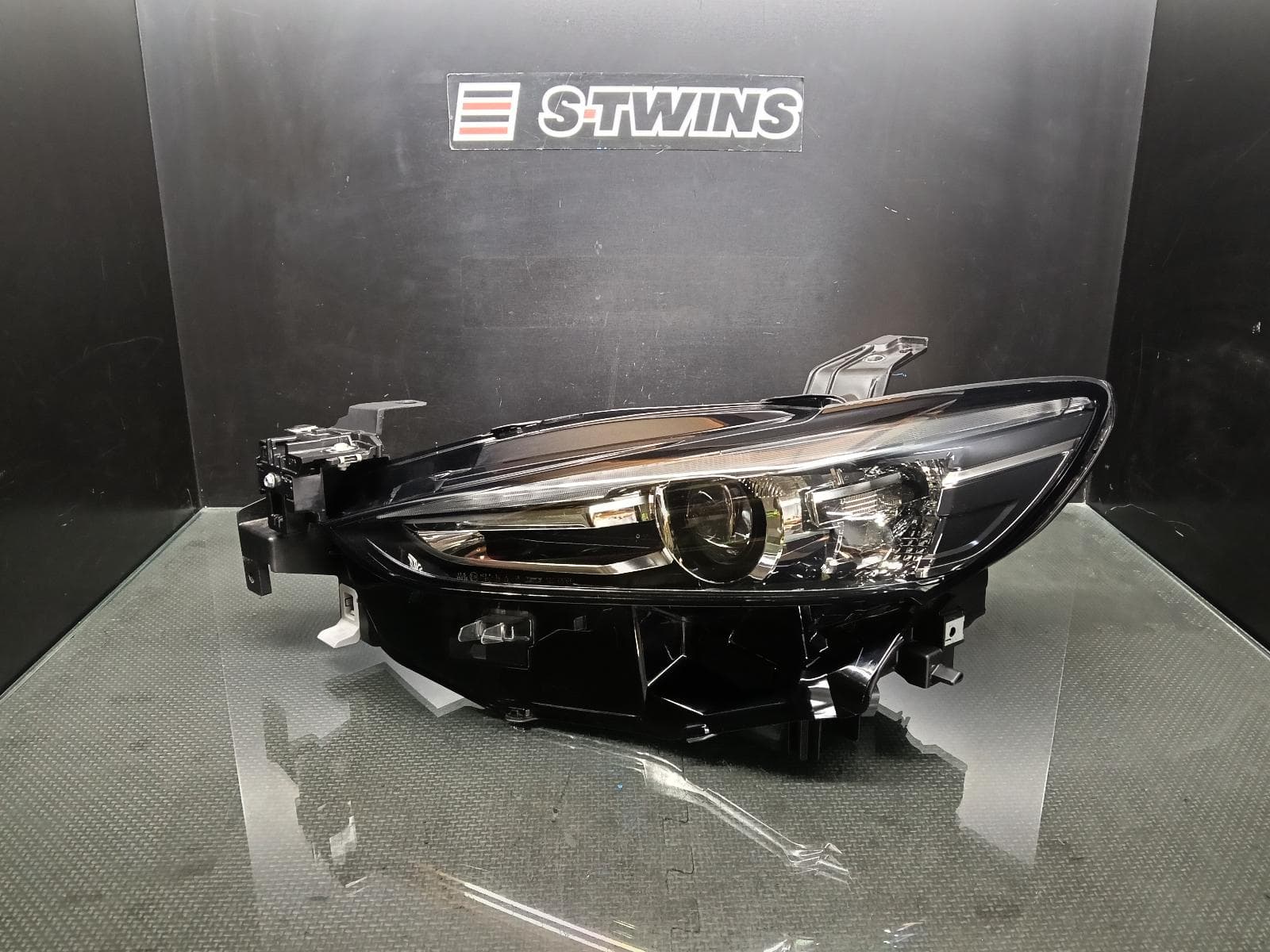 Used auto part listing image: 2023 MAZDA 6 LEFT HEADLAMP GL, SPORT/GSX, LED, NON ADAPTIVE TYPE, 03/18-12/24 0000314603