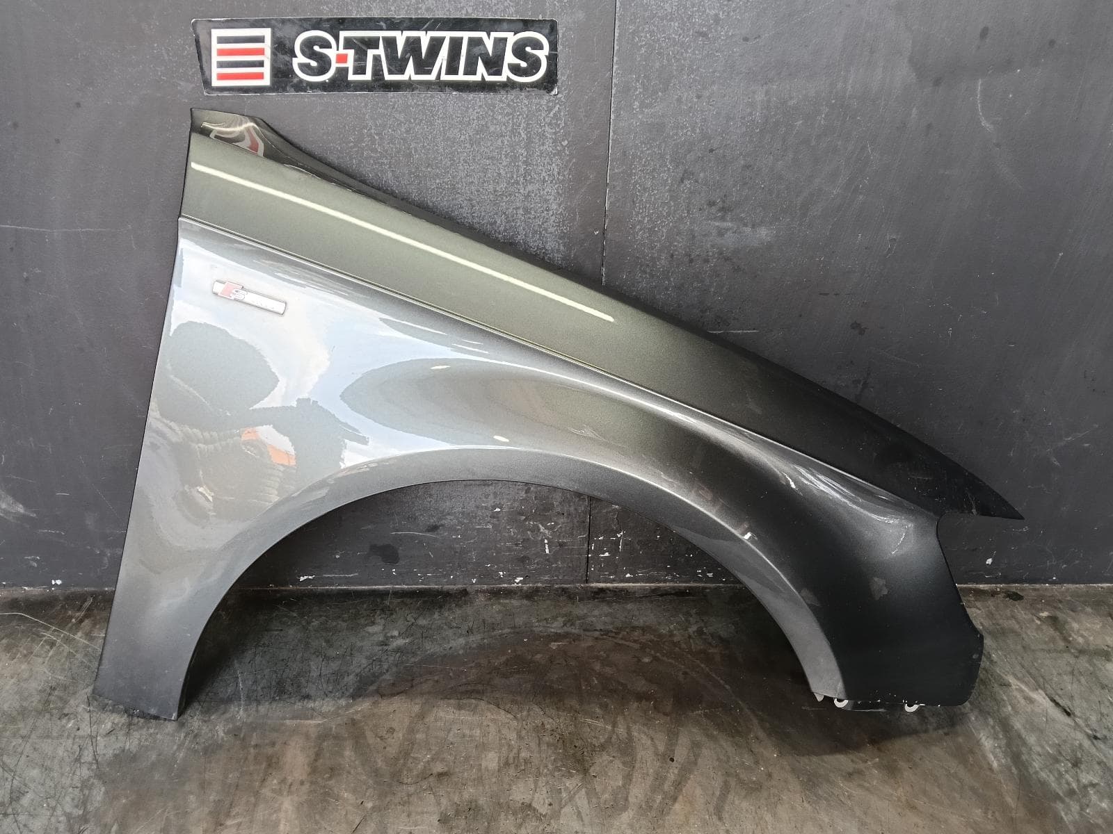 Used auto part listing image: 2015 AUDI A3 RIGHT GUARD 8V, A3/S3, HATCH, 03/13-10/20