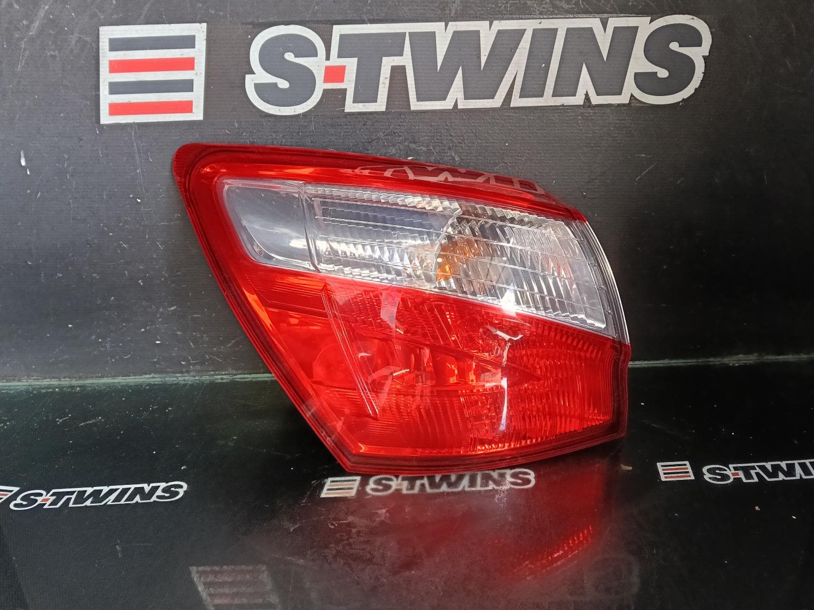 Used auto part listing image: 2013 NISSAN DUALIS LEFT TAILLIGHT J10, 04/12-05/14