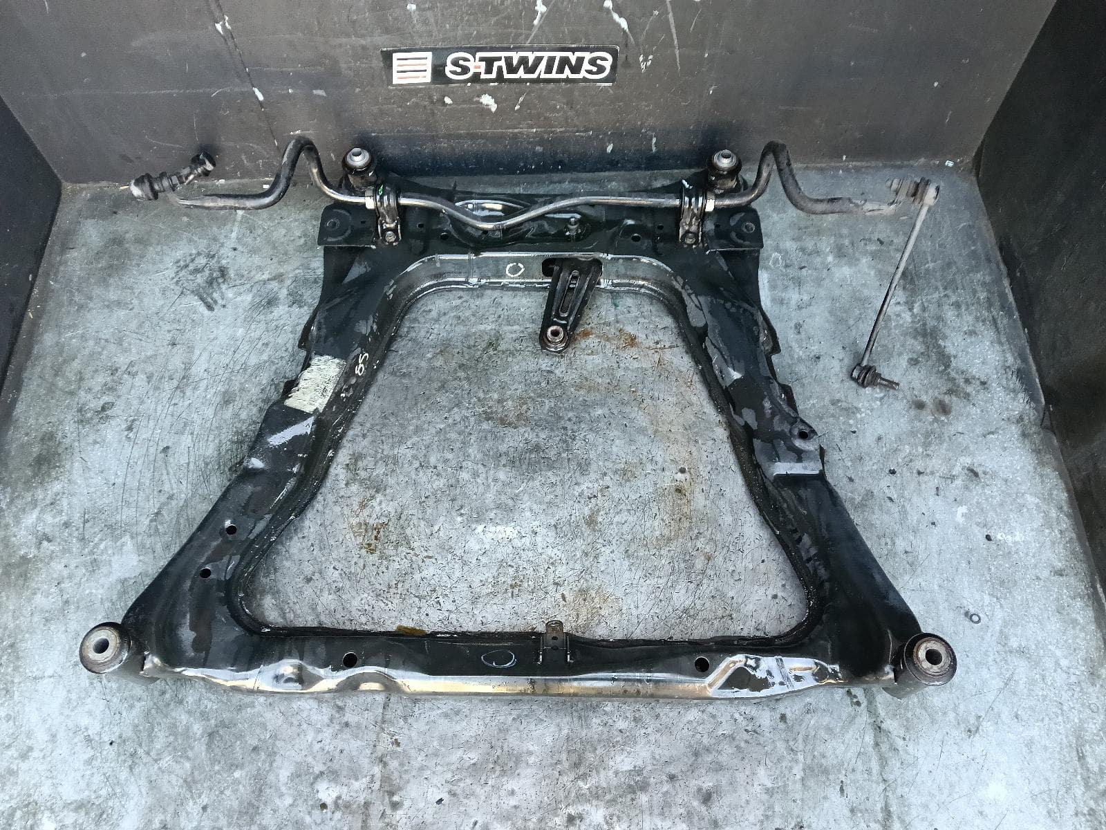 Used auto part listing image: 2013 NISSAN DUALIS FRT XMEMBER CRADLE J10, PETROL, 10/07-05/14