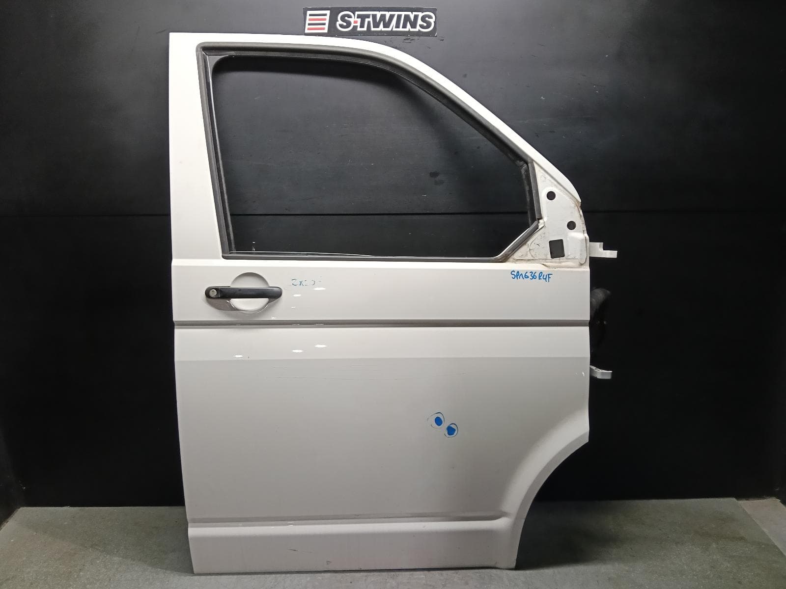 Used auto part listing image: 2019 VOLKSWAGEN TRANSPORTER RIGHT FRONT DOOR T6, 07/15-07/20 0000396967
