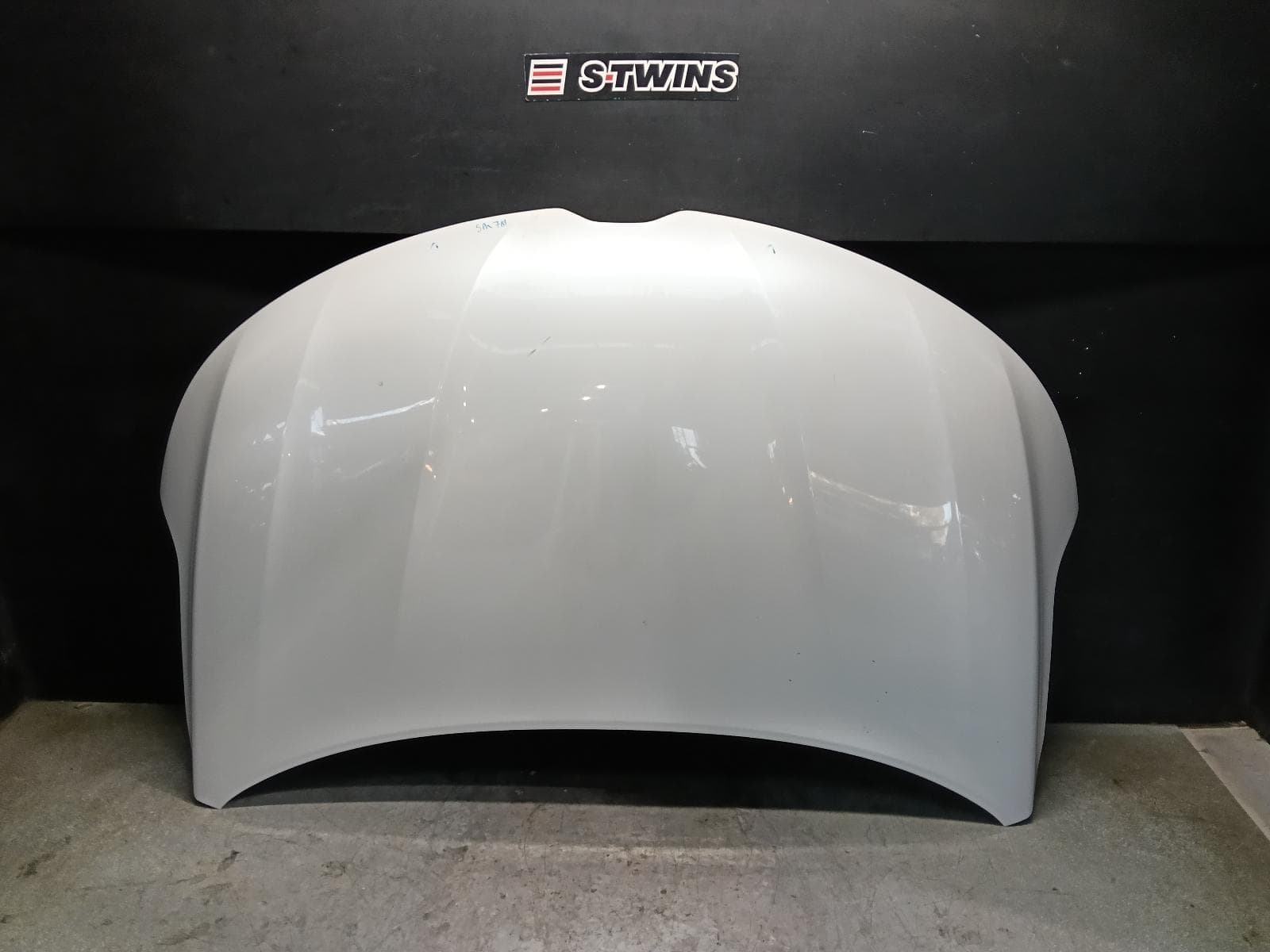 Used auto part listing image: 2023 RENAULT KALEOS BONNET XZG, 05/16- 0000416776