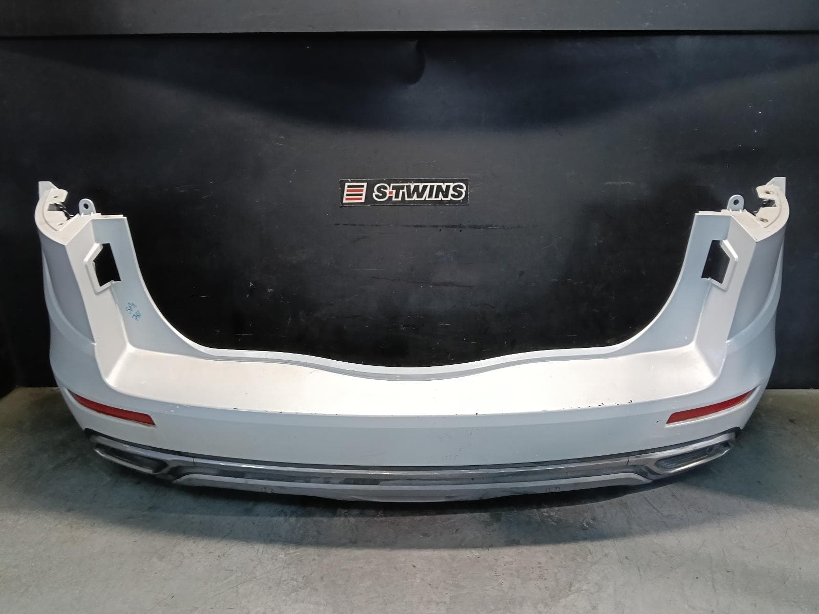 Used auto part listing image: 2023 RENAULT KALEOS REAR BUMPER XZG, BUMPER BAR (2 PIECE), 06/19- 0000416783