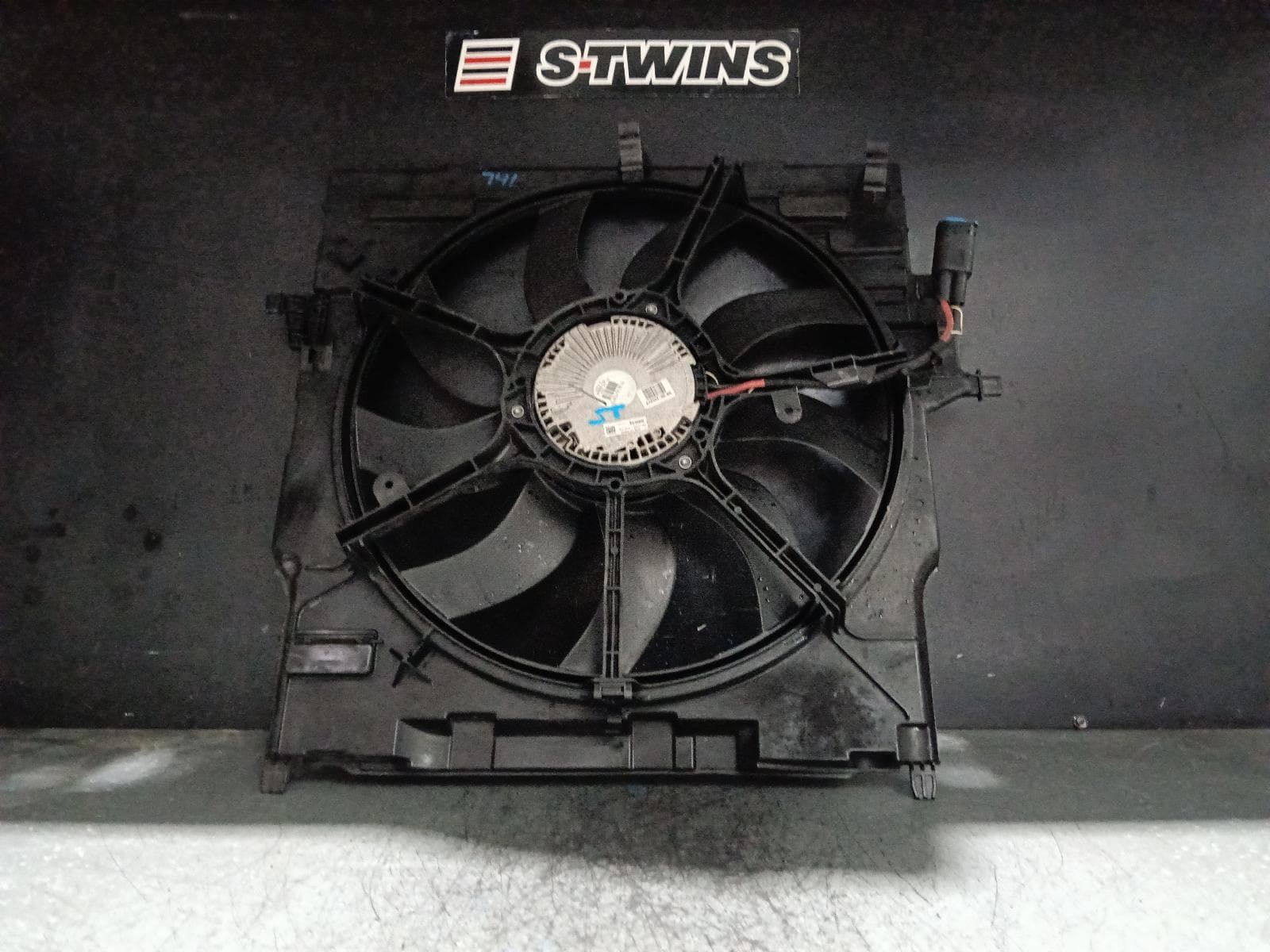 Used auto part listing image: 2015 BMW X5 FAN RADIATOR FAN, 3.0, DIESEL, F15, 09/13-07/18 0000403731