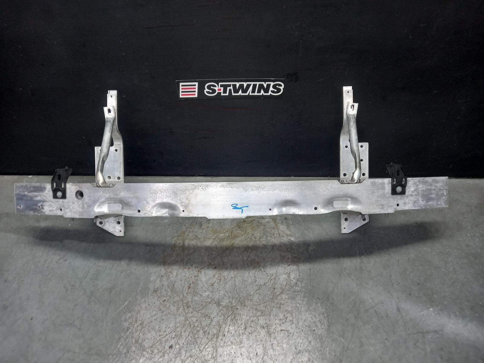 Used auto part listing image: 2015 BMW X5 F BAR REINFORC BRACK REINFORCEMENT, F15, 09/13-07/18 0000403733