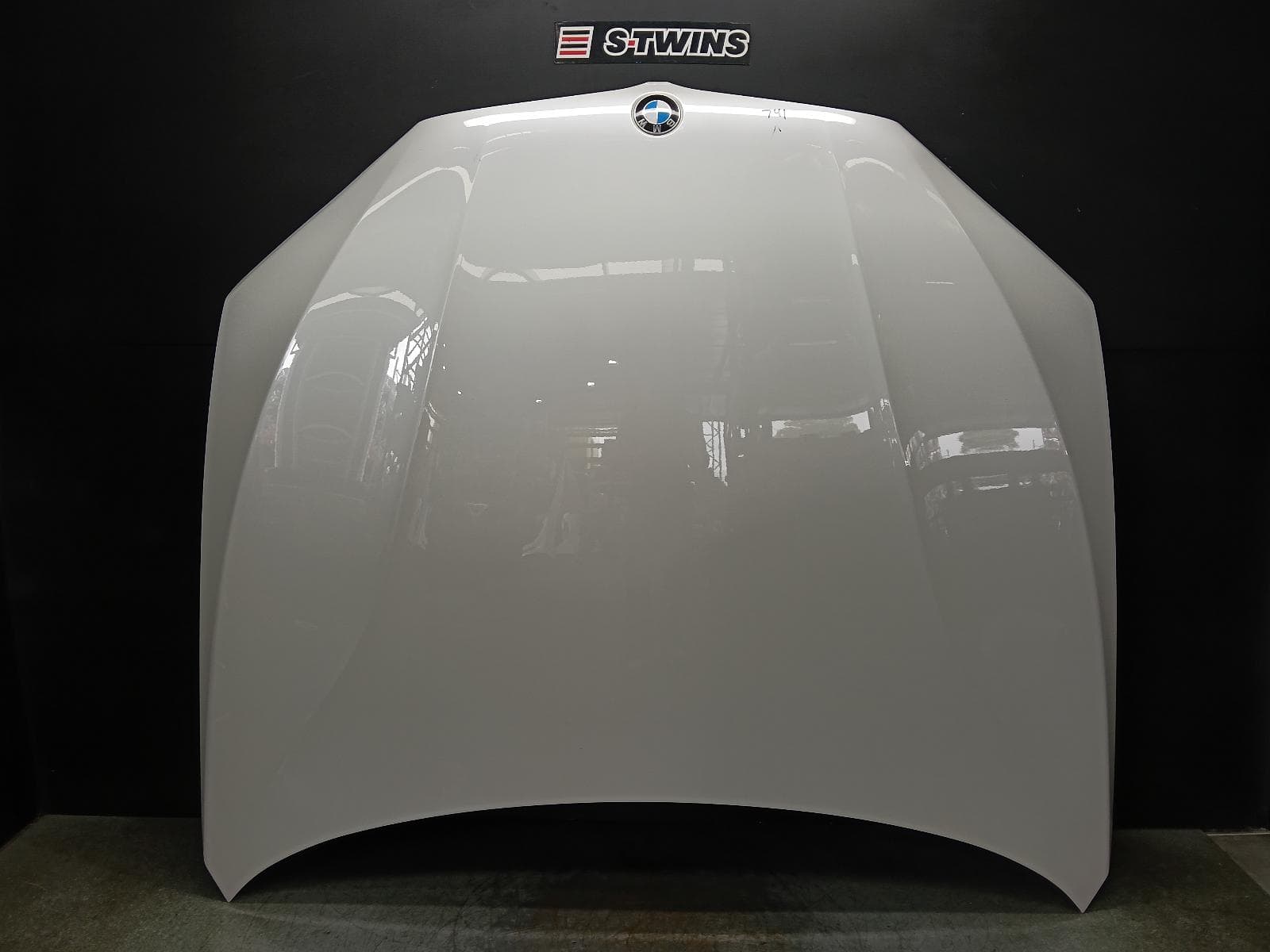 Used auto part listing image: 2015 BMW X5 BONNET F15, 09/13-07/18 0000403239