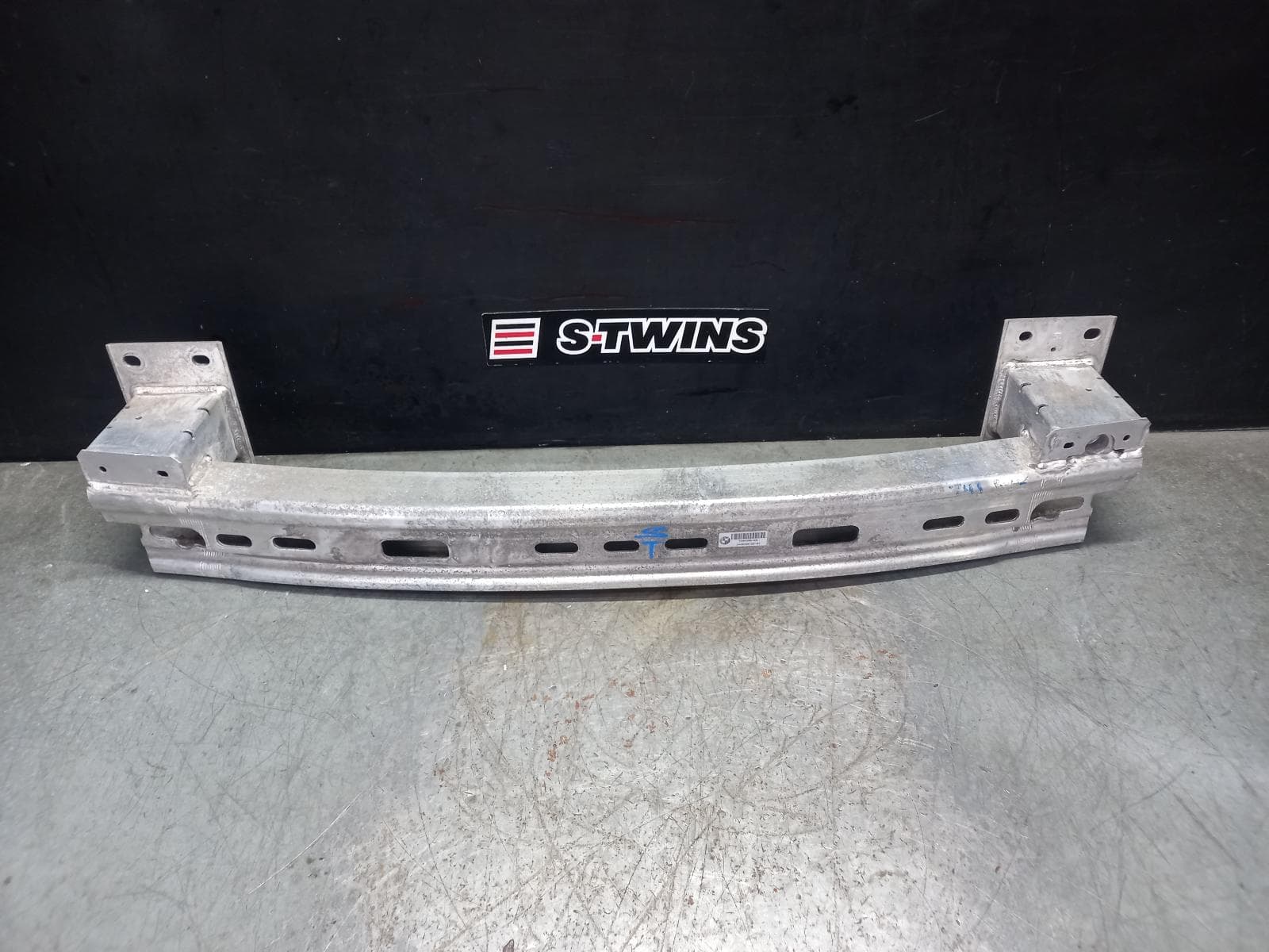 Used auto part listing image: 2015 BMW X5 R BAR BRACKET REINFO MAIN REINFORCEMENT, ALLOY, F15, 09/13-07/18 0000403739