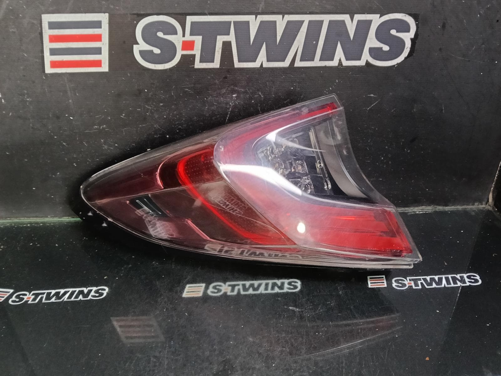 Used auto part listing image: 2017 TOYOTA C-HR LEFT TAILLIGHT GEN 1, LED TYPE, CLEAR TYPE SURROUND, 12/16-09/19